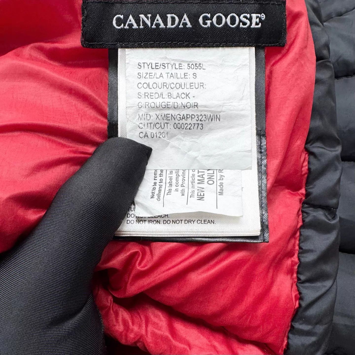 Canada Goose Canada Goose Red Striped Sleeve Logo Light Down Jacket S Size S / US 4 / IT 40 - 4 Thumbnail
