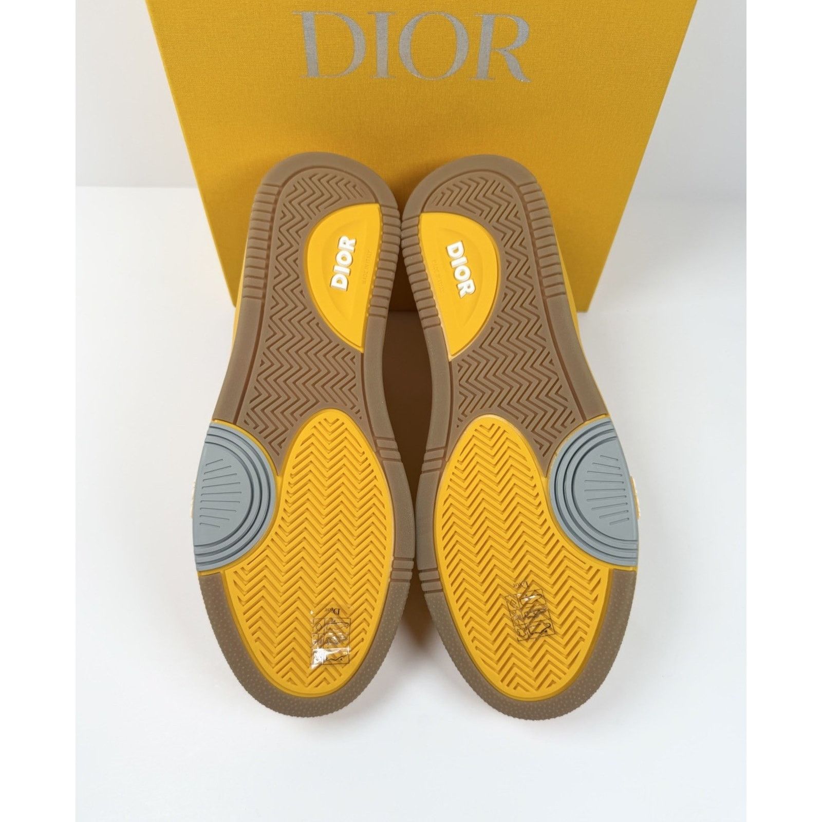 Dior Size 42EU/9US - Dior B27 World Tour Yellow NEW/RETAIL $1.4K! Size US 9 / EU 42 - 7 Thumbnail