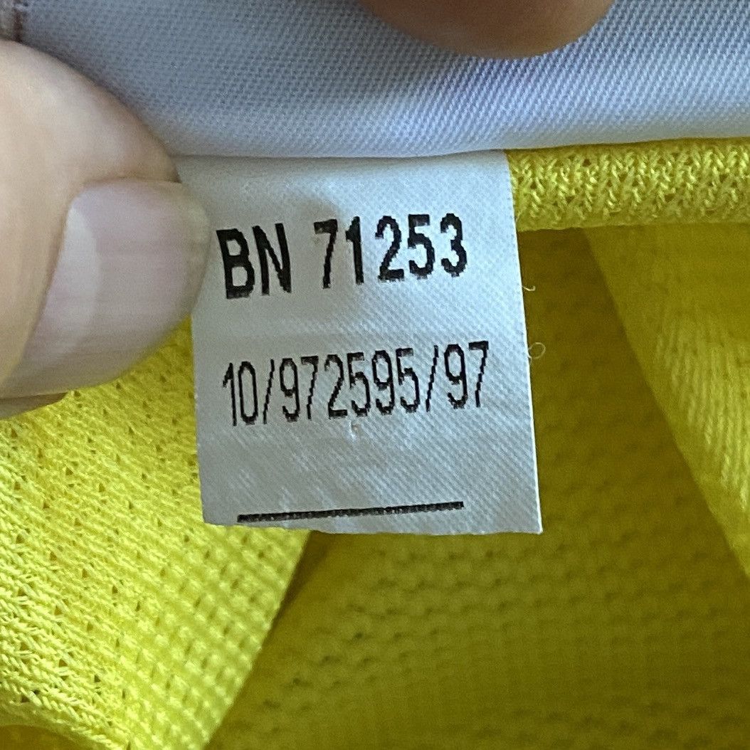 Reebok Vintage 1997 Reebok Liverpool Away Jersey Yellow Size 46/48 Size US M / EU 48-50 / 2 - 2 Thumbnail