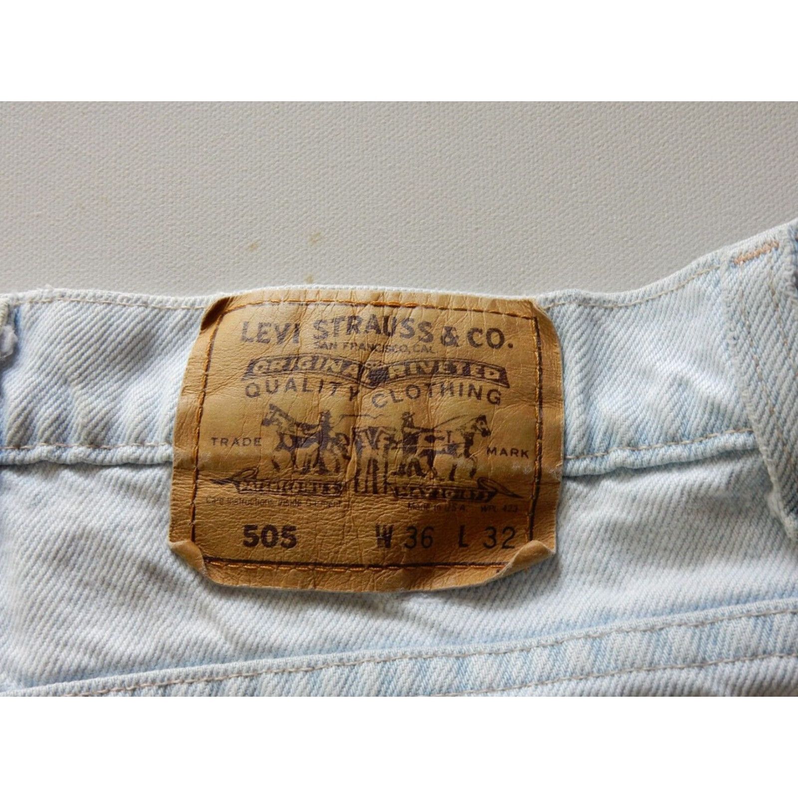 Levi's VINTAGE Levi's Men's Jeans Size 36x32 505 Straight Fit Light Wash Denim Made in USA Size US 36 / EU 52 - 2 Thumbnail