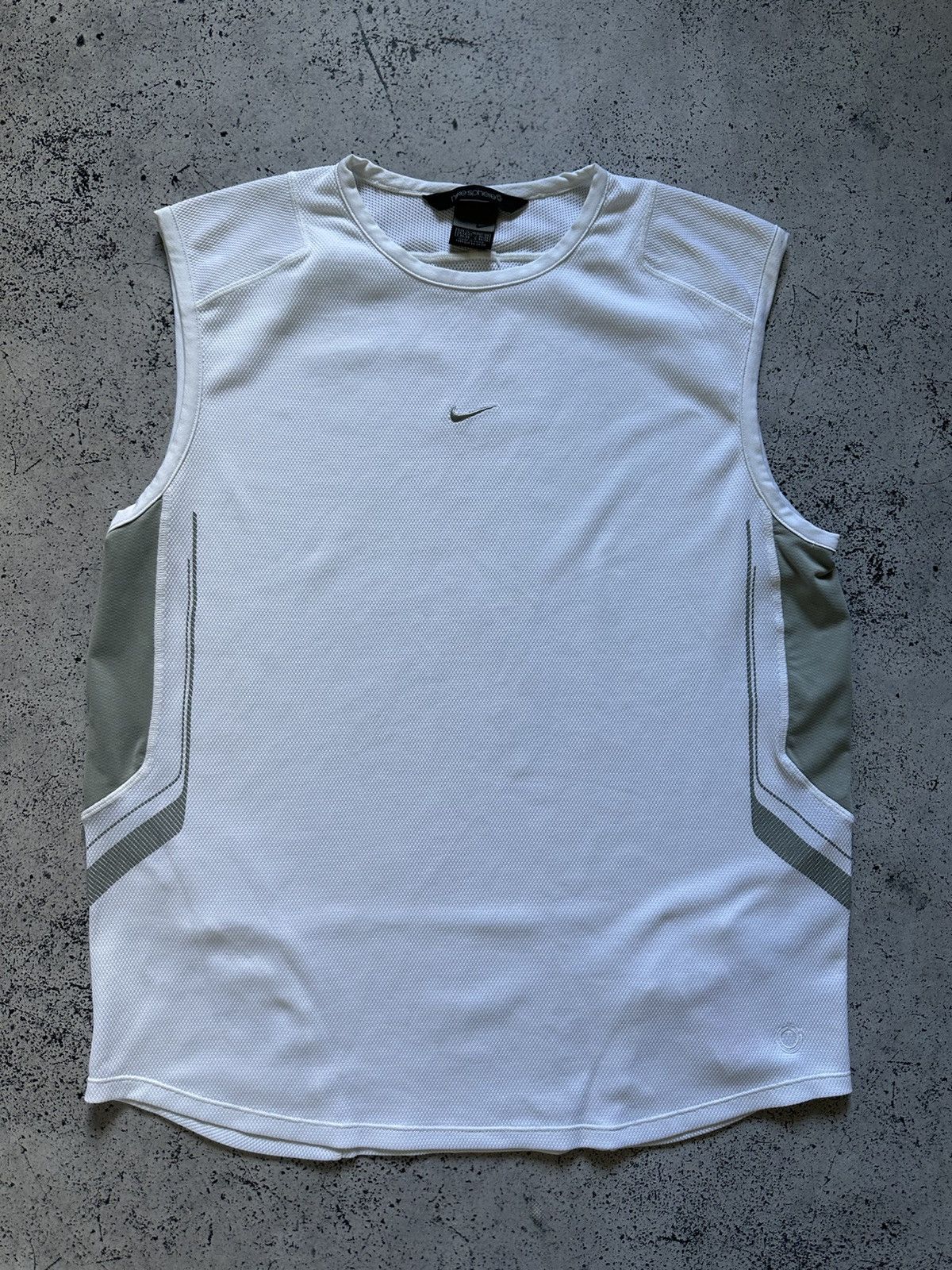Nike Vintage Nike Center Swoosh Sleeveless Tank Top Tee Y2K USA Size US XL / EU 56 / 4 - 1 Thumbnail