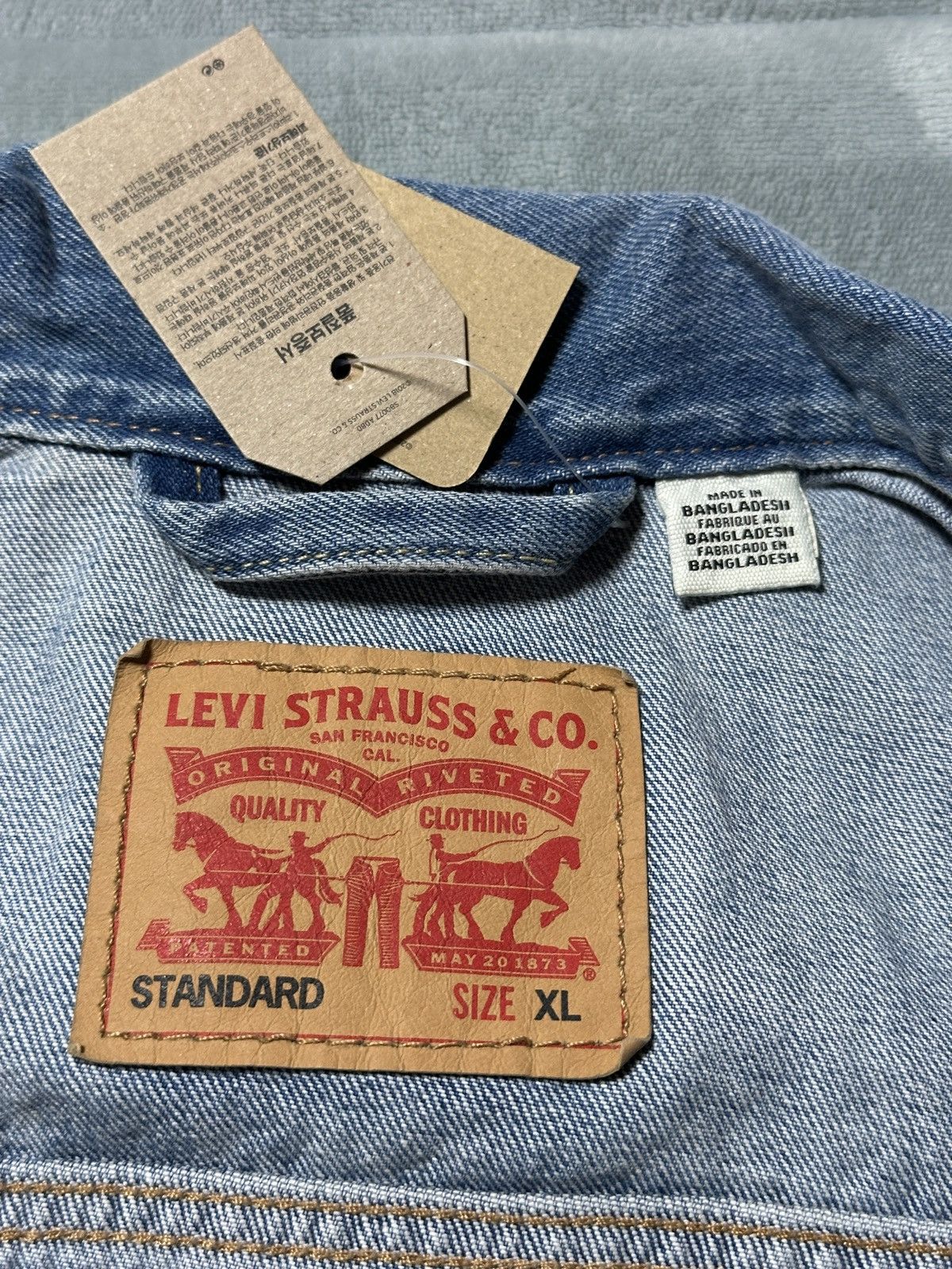 Levi's Levi’s Premium Denim Trucker Jacket Medium Wash - size XL Size US XL / EU 56 / 4 - 15 Thumbnail