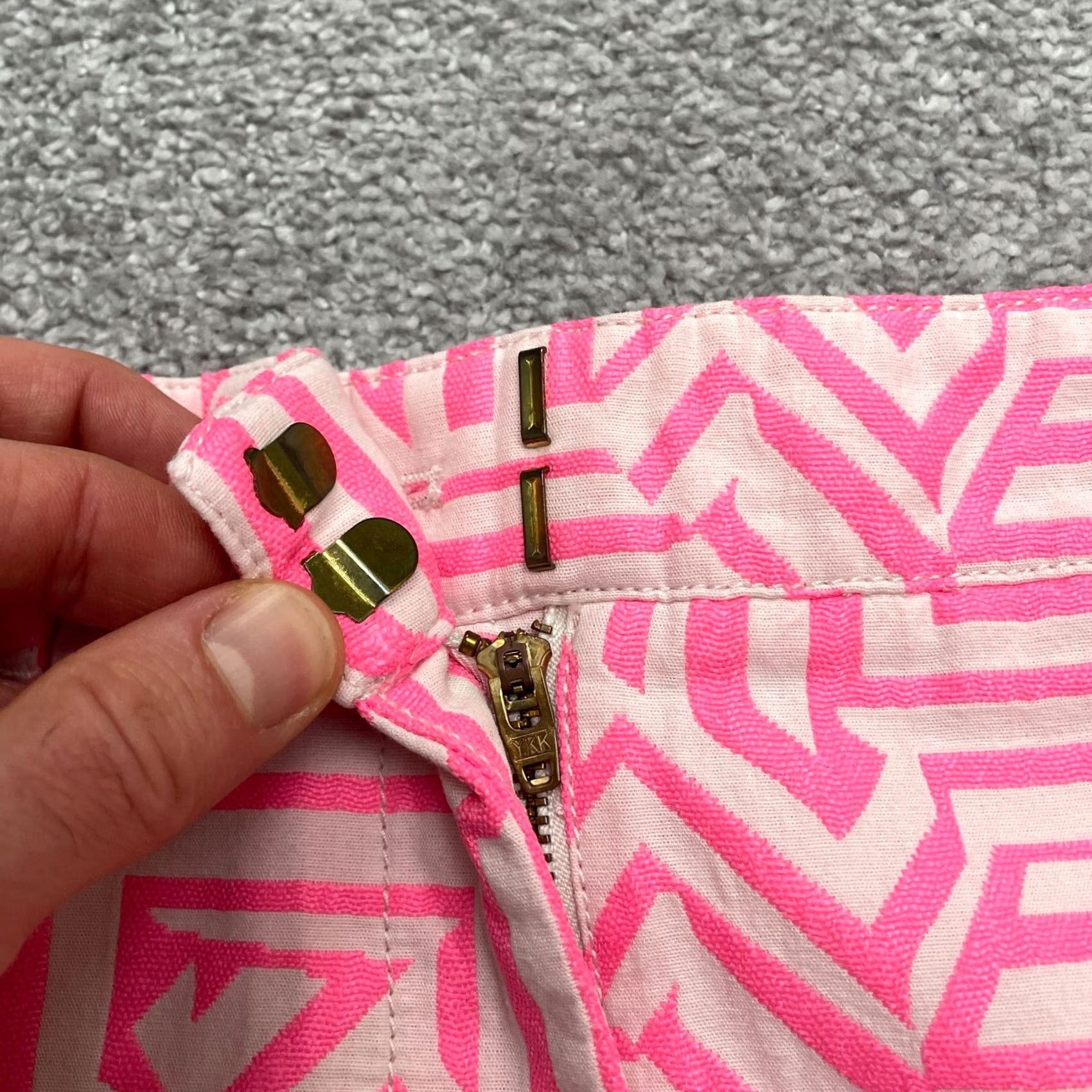 J.Crew J. Crew Geometric Azaka Chino shorts Womens 00 Tiki Neon Pink Casual Stretch Shirt Size 24" / US 00 / IT 34 - 3 Thumbnail