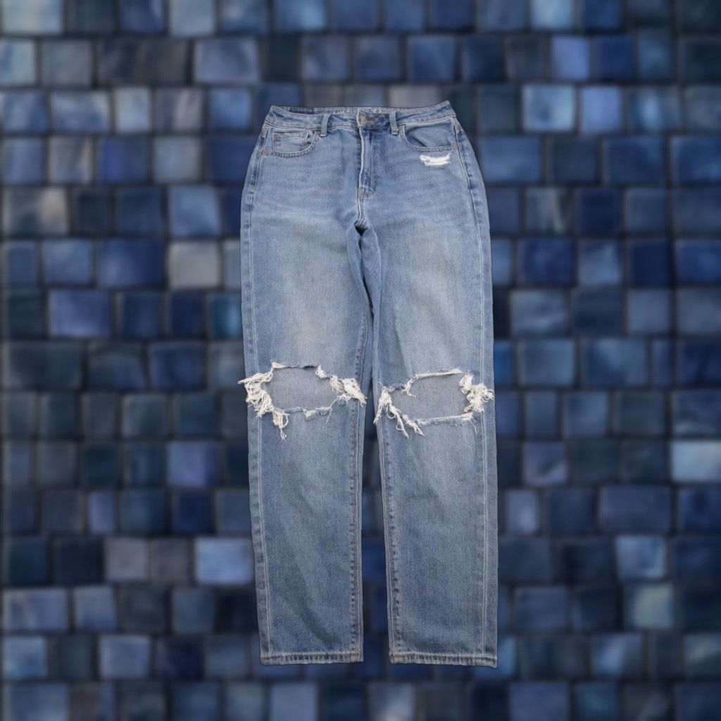 American Eagle Outfitters American Eagle Outfitters Jeans Distressed Mom Denim 5-Pocket Stretch Comfort High Rise Womens Size 4 Blue Vintage No N/A Size 27" / US 4 / IT 40 - 1 Thumbnail