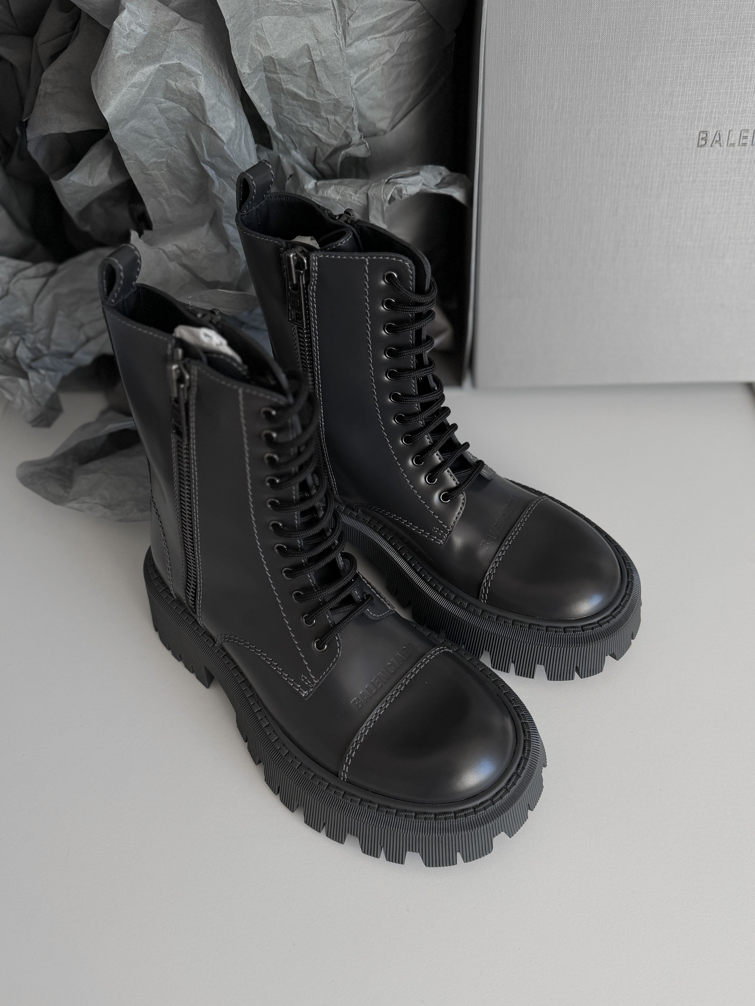 Balenciaga Balenciaga Tractor Boots Size US 6 / IT 36 - 2 Thumbnail