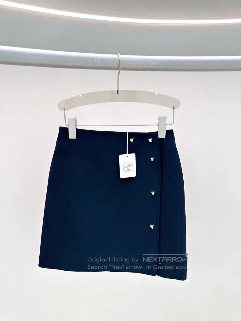 Hermes Hermes Black rivet skirt Size 42" / US 20 - 1 Thumbnail