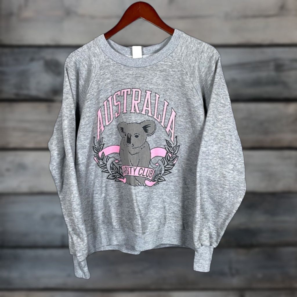 Vintage VINTAGE Healthknit 80s Australia Varsity Club Sweatshirt Adult L Gray Graphic Print Pullover Crew Neck Raglan Sleeve Mens Size US L / EU 52-54 / 3 - 1 Thumbnail
