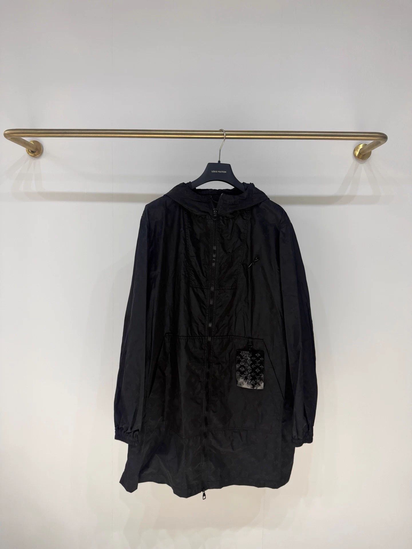 Louis Vuitton LV Classic Pin Full Logo Nylon Trench 54 99 New Size US L / EU 52-54 / 3 - 1 Thumbnail