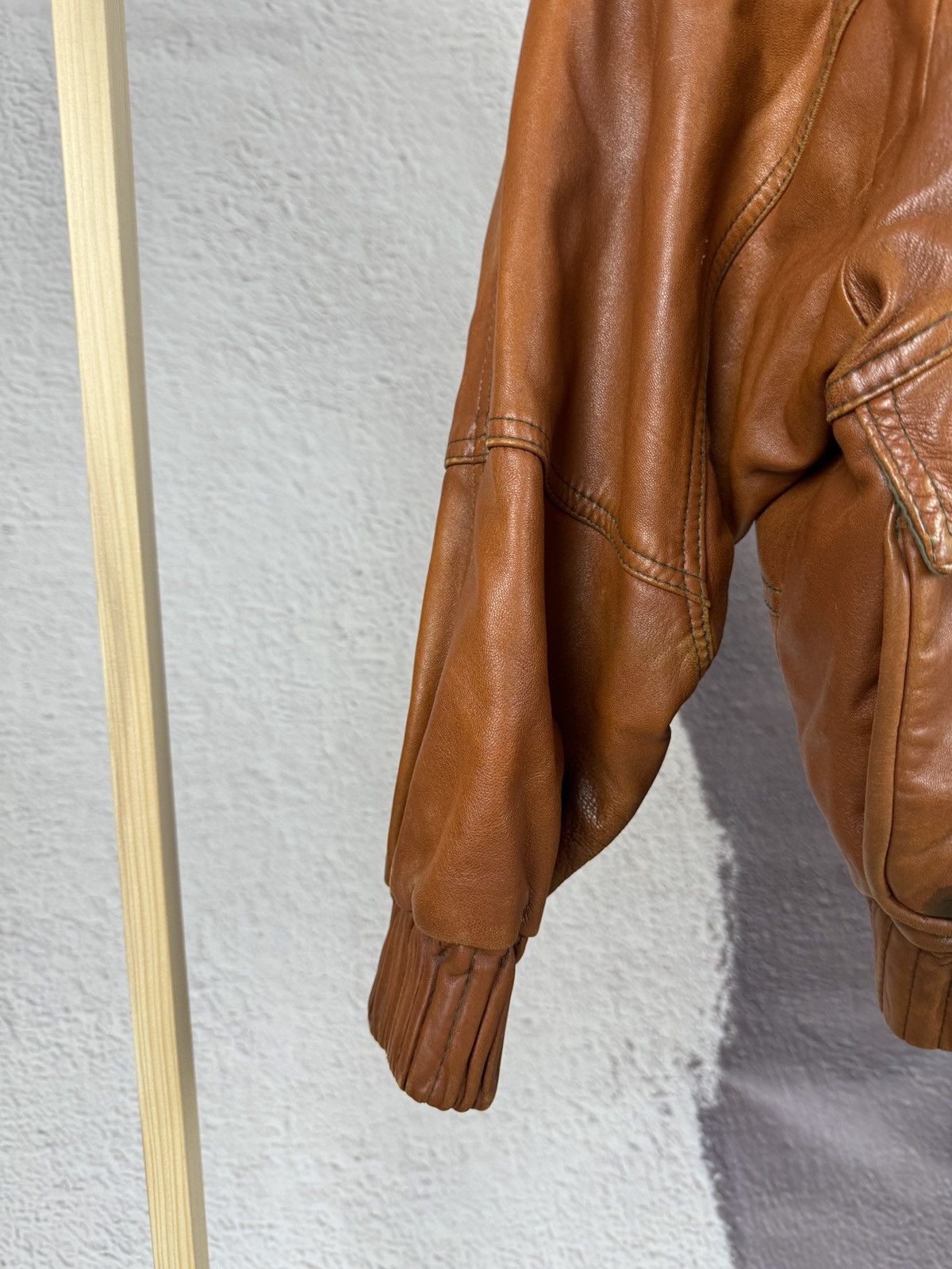 Vintage Dikarpa Italy vintage brown leather bomber jacket Size US XL / EU 56 / 4 - 7 Thumbnail