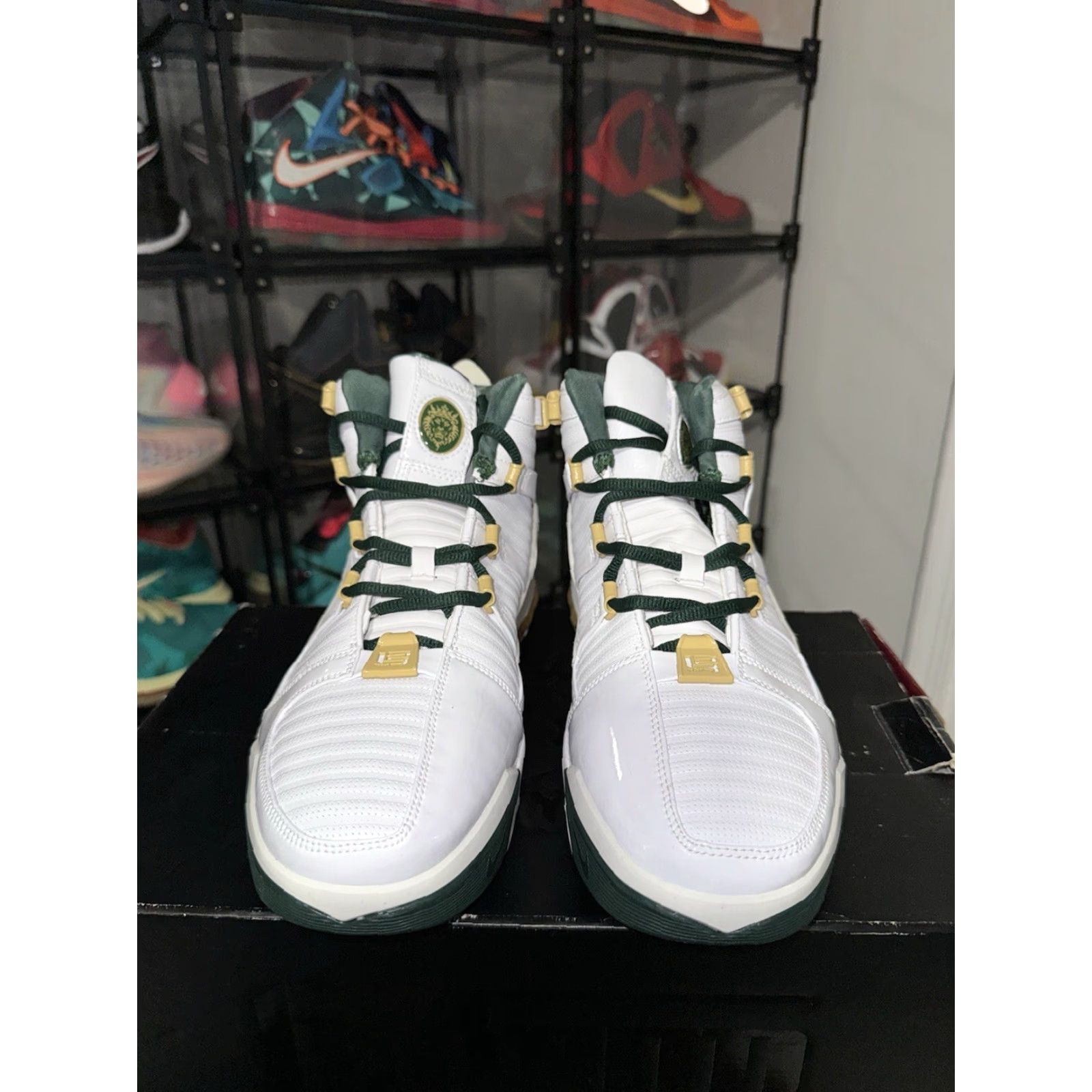 Nike VINTAGE Nike Zoom LeBron III 3 SVSM Gold Heel PE Promo Sample Size 11 RARE Sneaker Mens 2005 Size US 11 / EU 44 - 3 Thumbnail