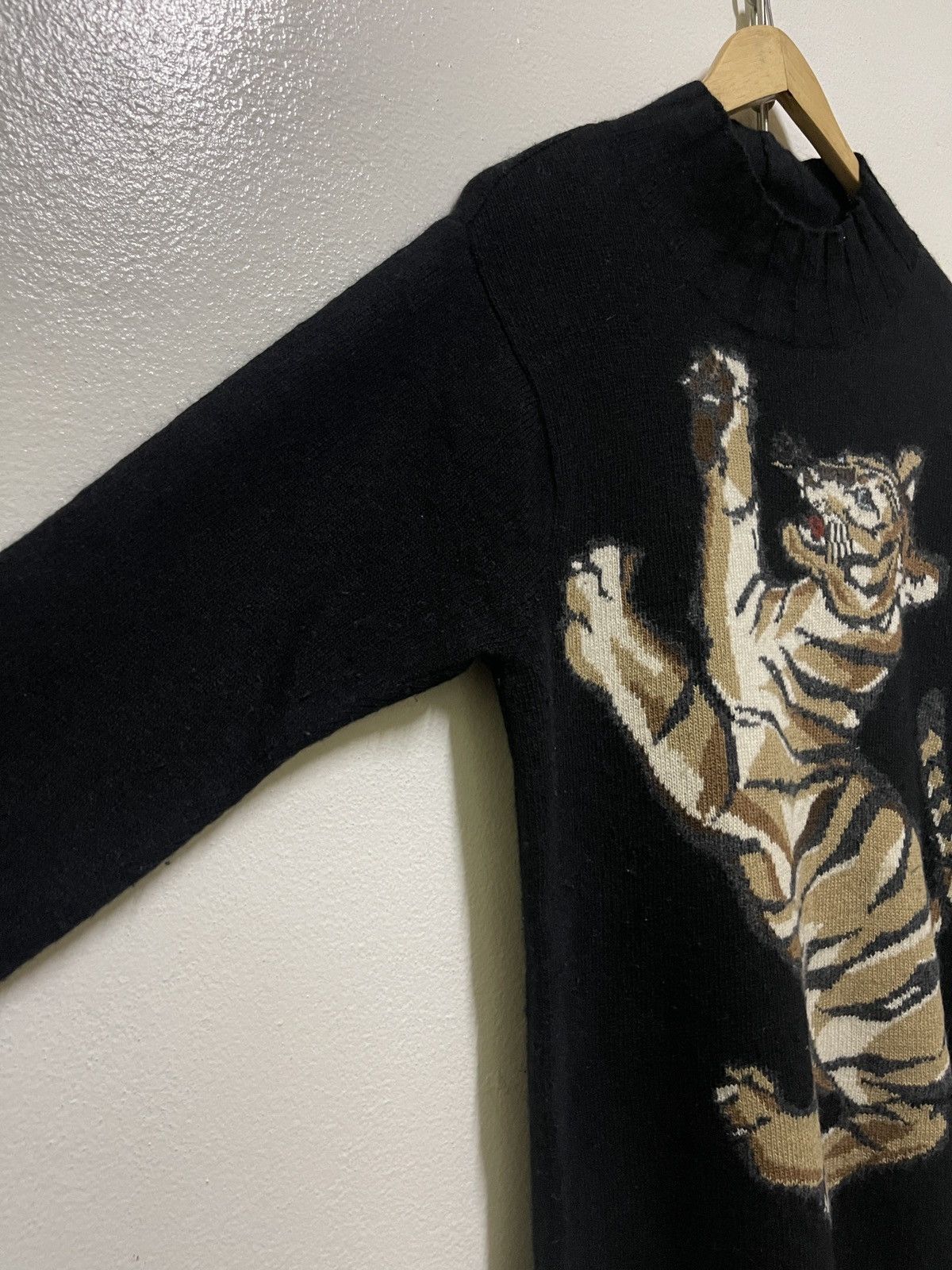 Japanese Brand × Krizia Uomo × Vintage Evex by Krizia Tiger Jumper Knitwear Size M / US 6-8 / IT 42-44 - 2 Thumbnail
