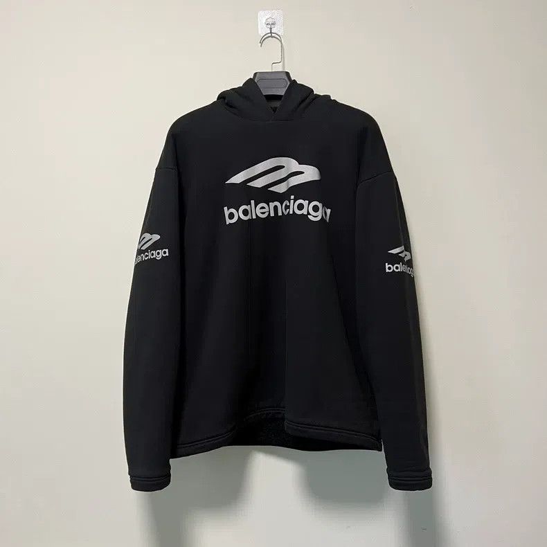 Balenciaga Balenciaga Reflective 3B Logo Fleece Hooded Sweatshirt Size US S / EU 44-46 / 1 - 1 Thumbnail