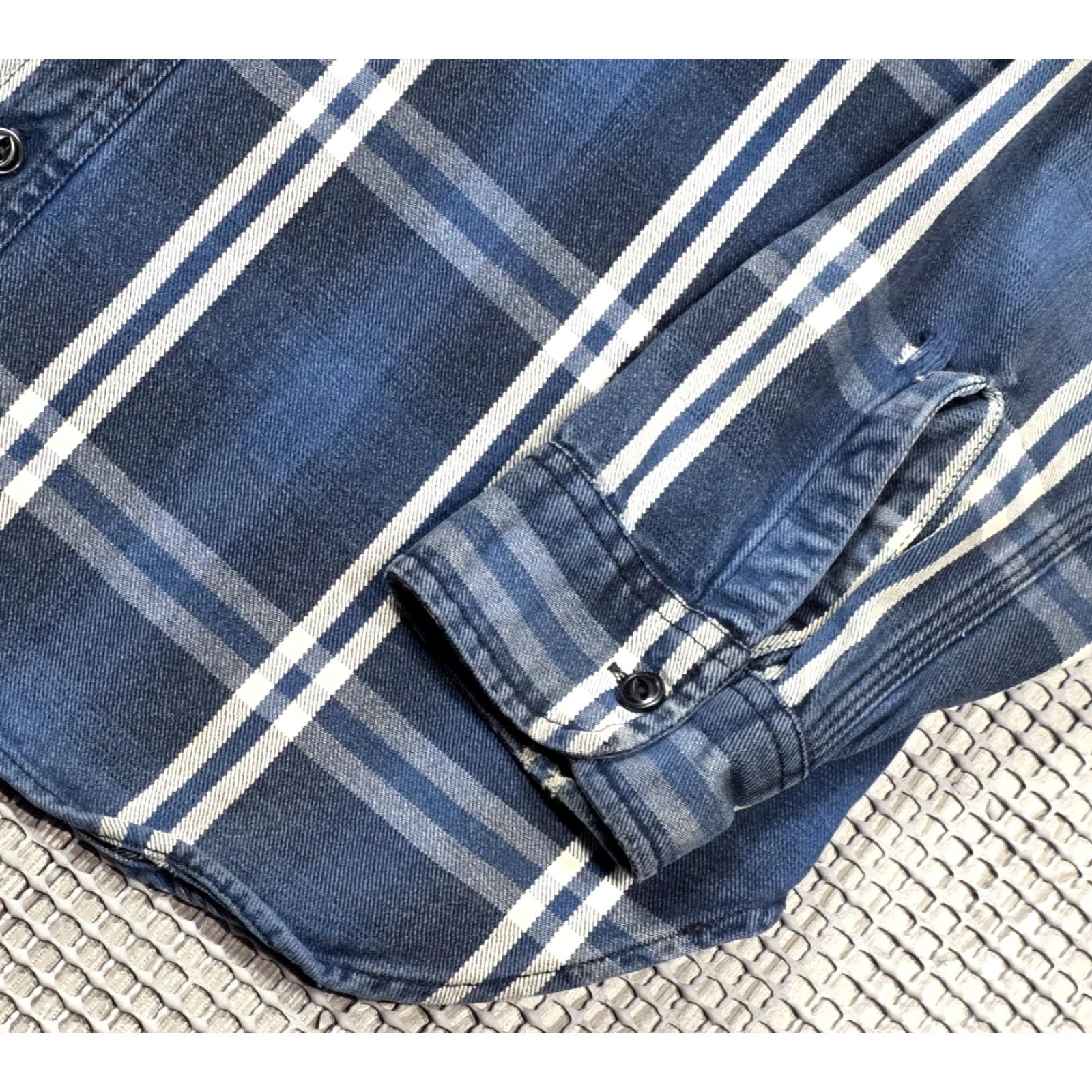 Gap Gap 1969 Denim Indigo WorkShirt Men L Plaid Blue Pockets Long Sleeve Button Up Size US L / EU 52-54 / 3 - 7 Thumbnail