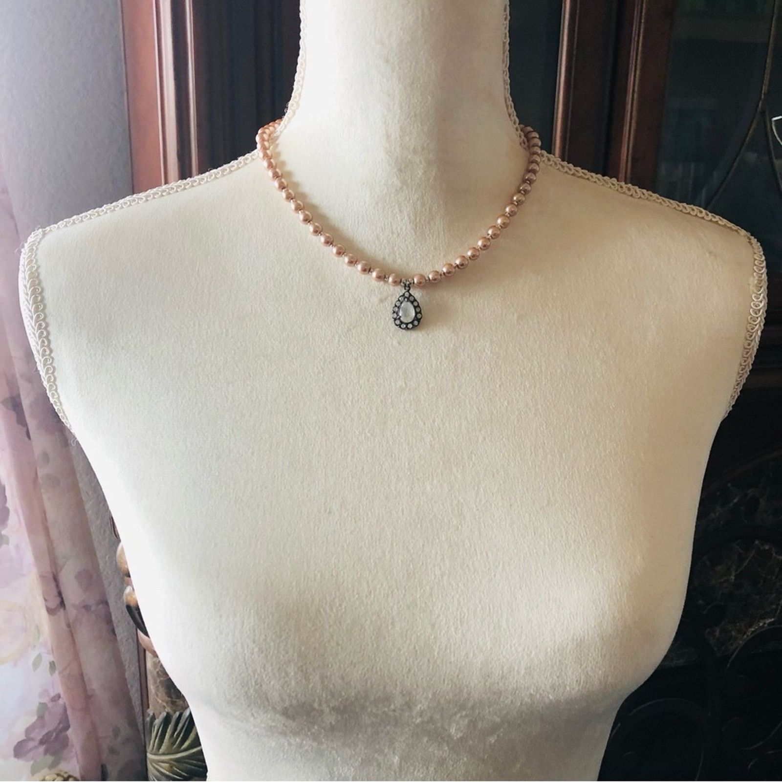 Handmade Handcrafted repurpose teardrop halo Pearl necklace Size ONE SIZE - 5 Thumbnail