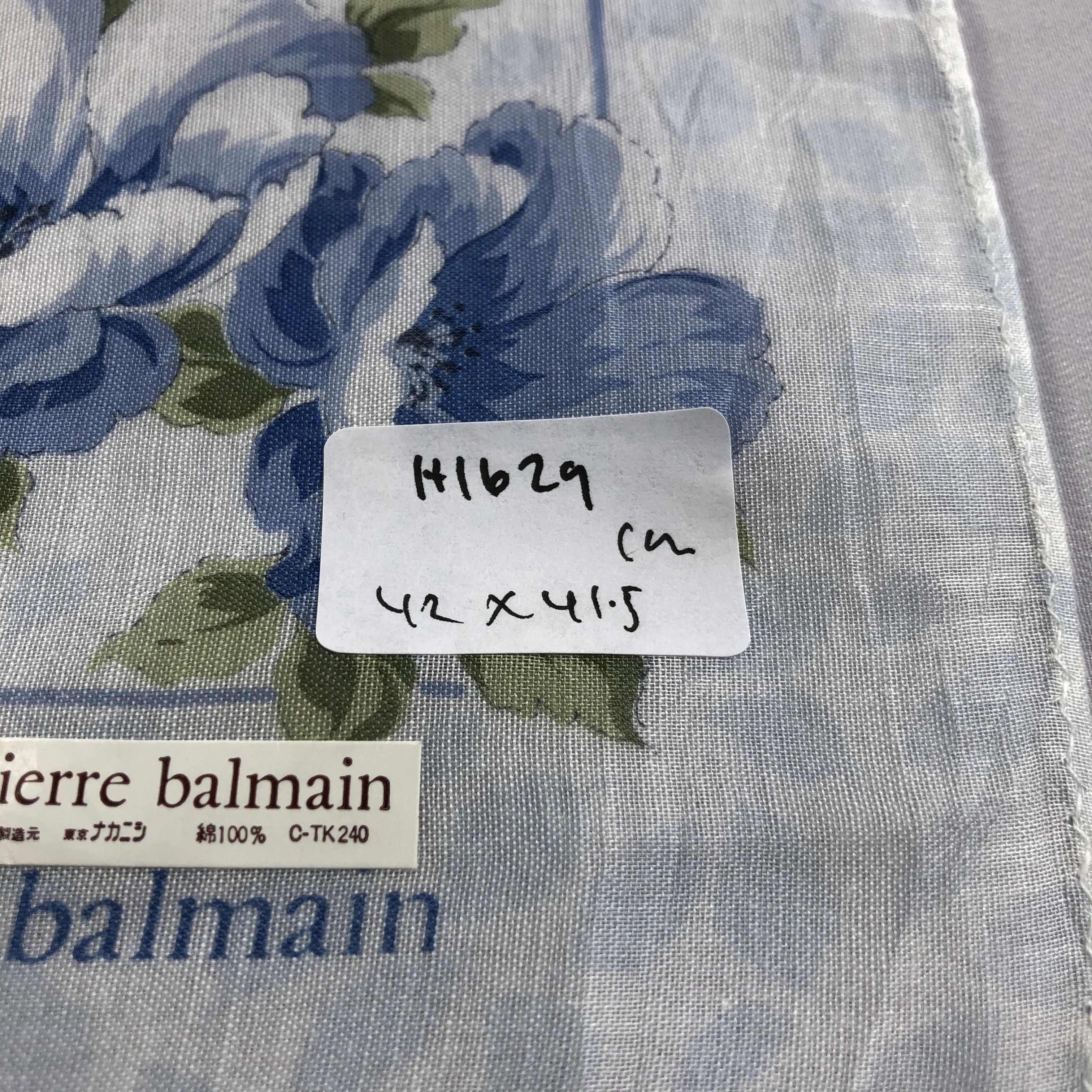 Pierre Balmain Pierre Balmain Handkerchief Neckerchief Bandana H1629 Size ONE SIZE - 7 Thumbnail