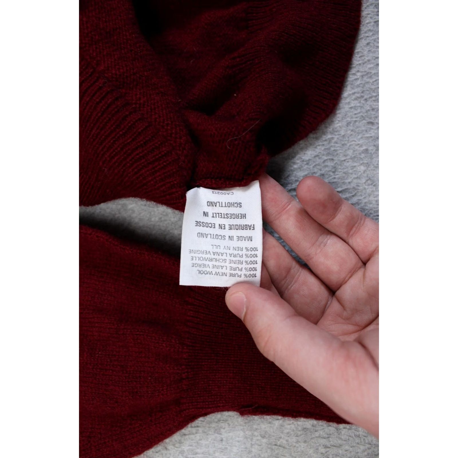 Vintage VINTAGE Wolsey Cardigan Men L Red V-Neck Pockets Knit Wool 100% Lambswool Scotland Heritage for Winter Casual Mens Size US L / EU 52-54 / 3 - 5 Thumbnail