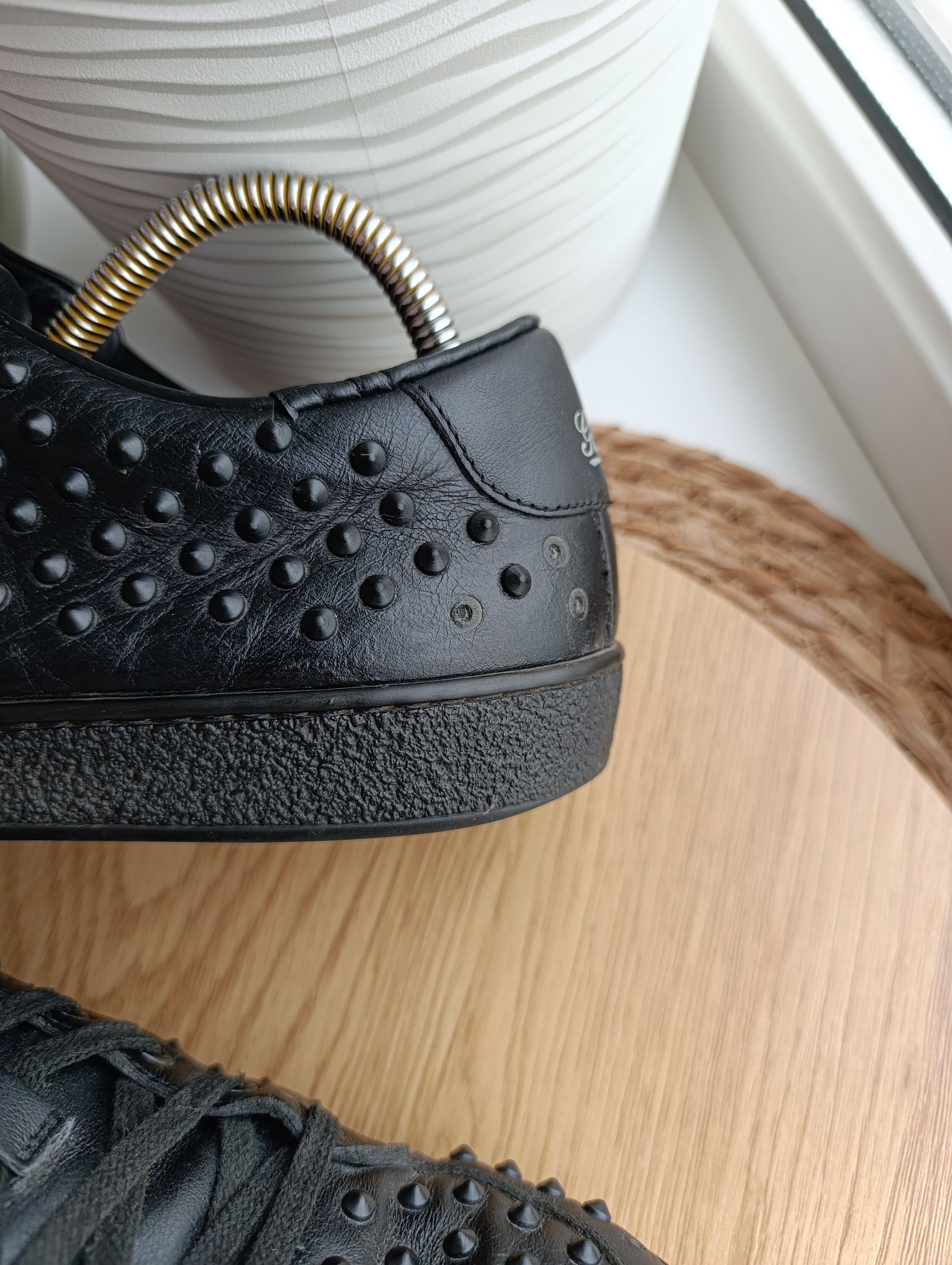 Designer Gucci Black Leather Studded Spikes Sneakers Trainers Shoes Size US 8 / EU 41 - 6 Thumbnail