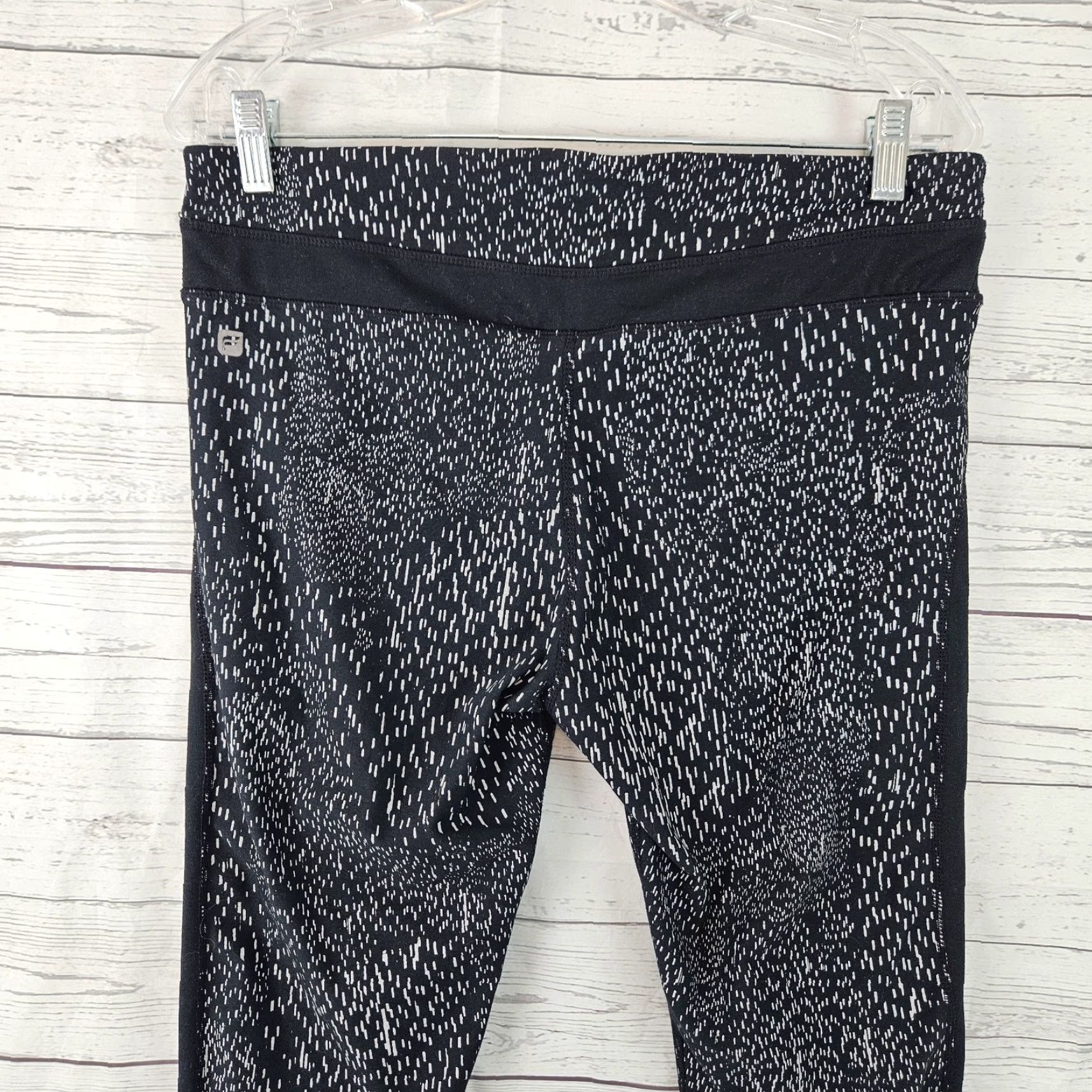 Fabletics Fabletics Capri Leggings Womens Sz XL Black Gray High Rise Size 40" / US 18 - 4 Thumbnail
