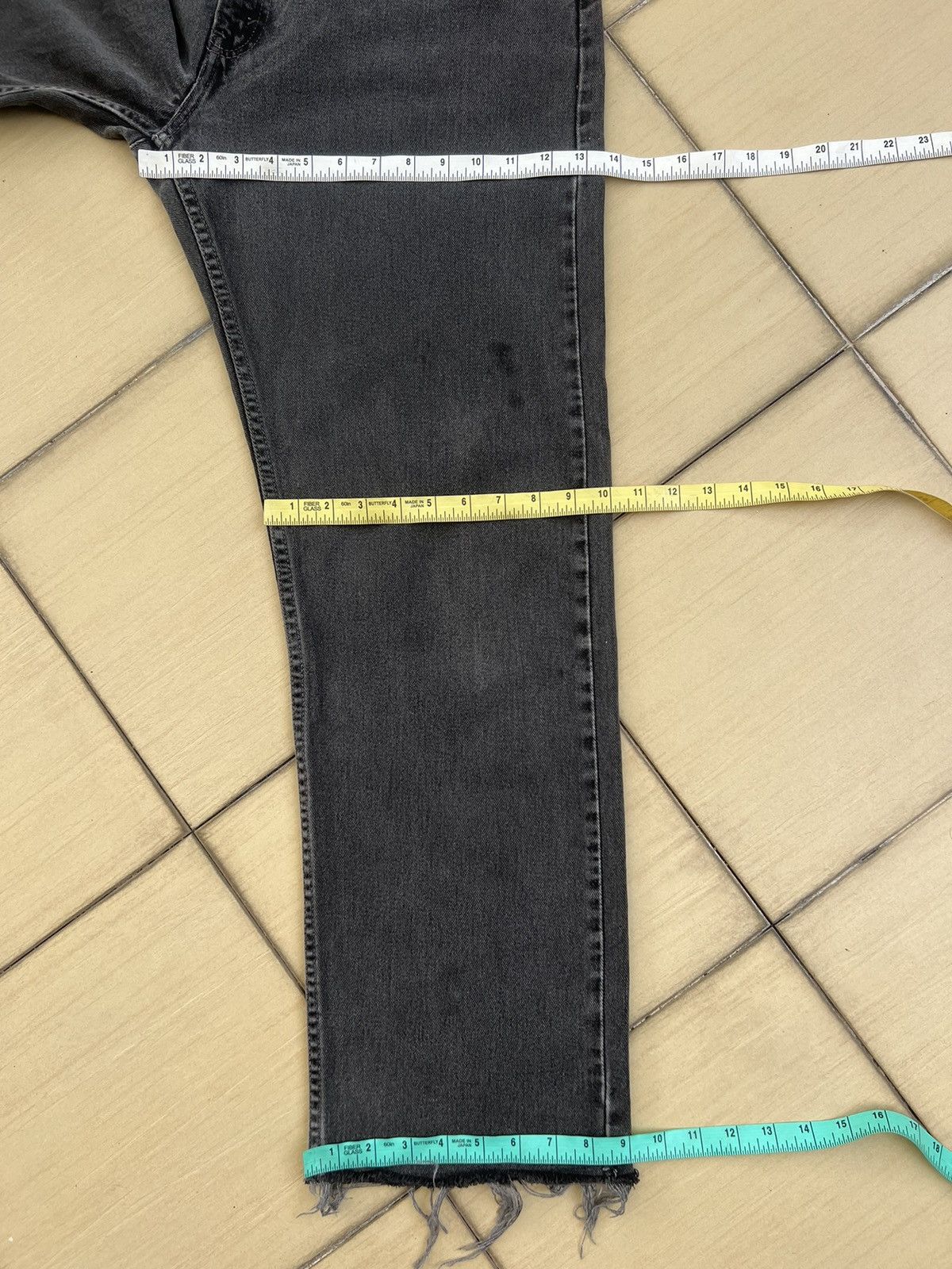 Levi's VTG 2001 Levi’s 505 Fade Black Denim Regular Straight Jeans Size US 35 - 4 Thumbnail