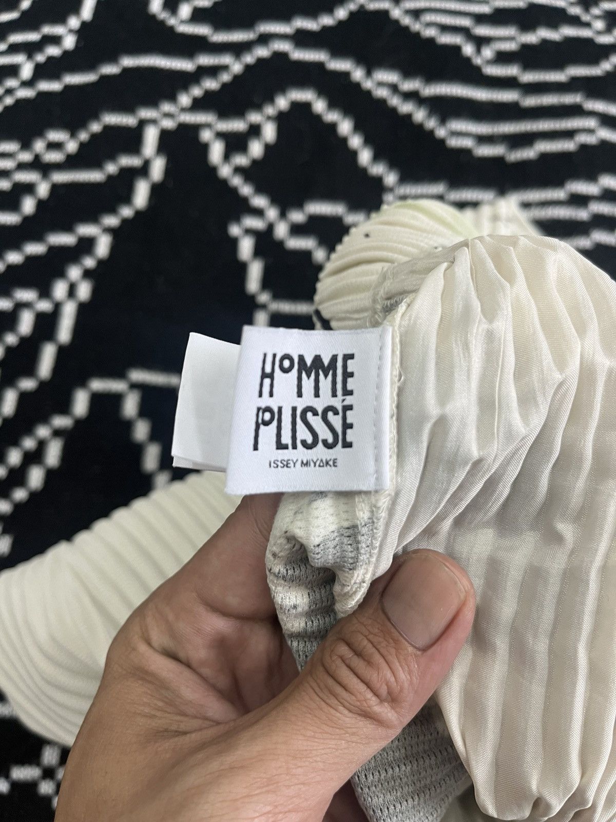 Homme Plisse Issey Miyake Homme Plisse Issey Miyake White Splash Pants Size US 30 / EU 46 - 3 Thumbnail