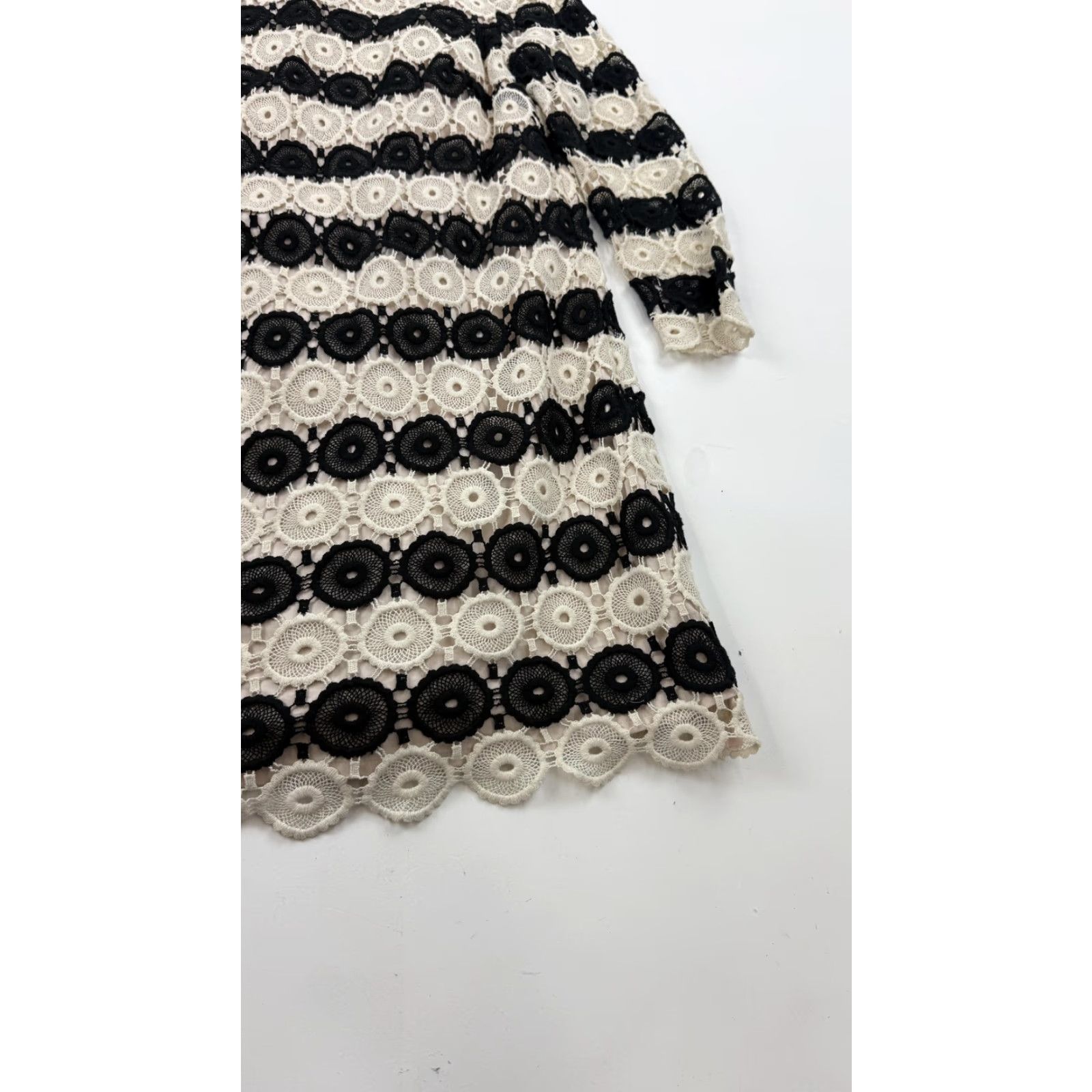 Vintage L.K. Bennett Black Lace Crochet Long Sleeve Shift Dress Womens 12 Elegant Party/Cocktail Size XL / US 12-14 / IT 48-50 - 2 Thumbnail