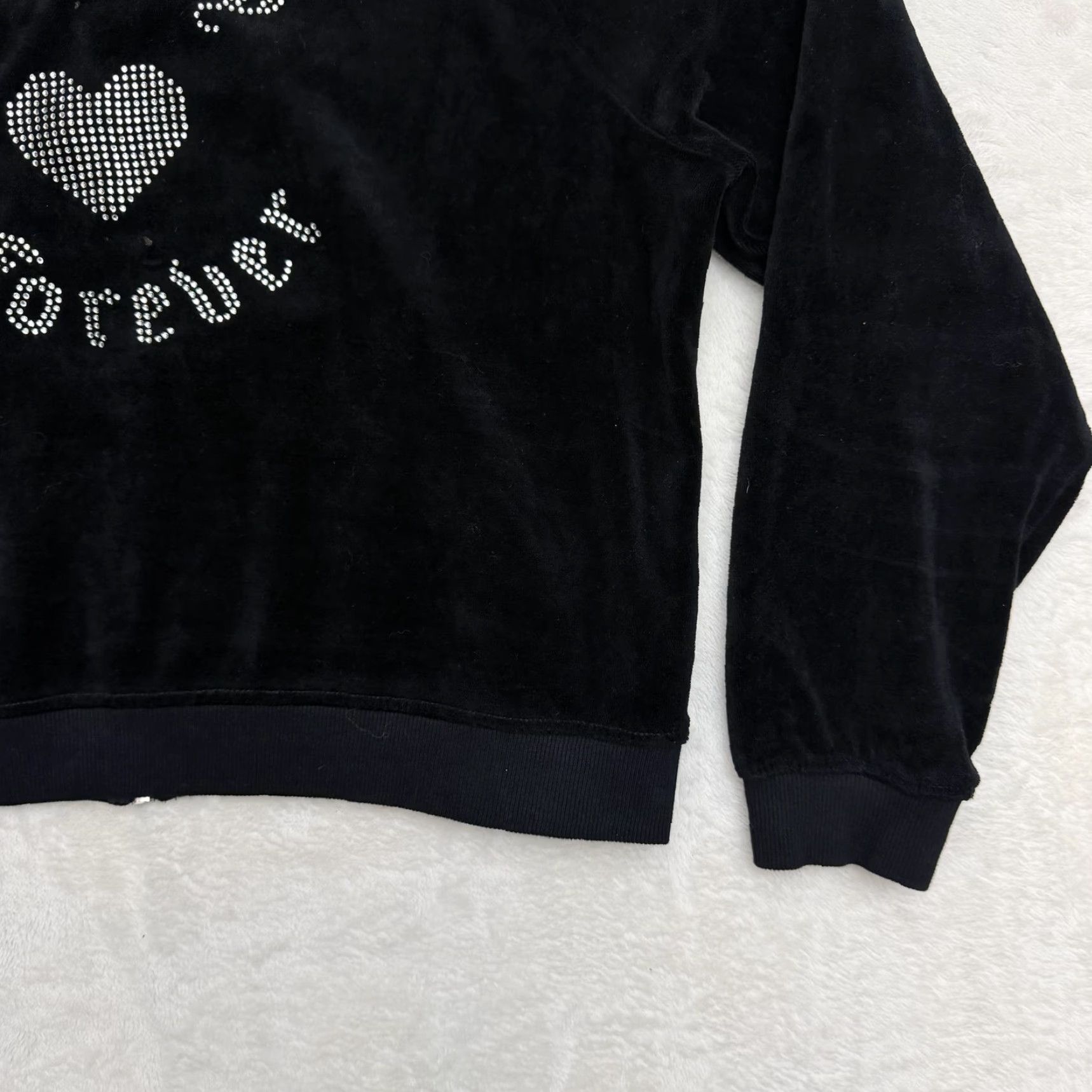 Juicy Couture VINTAGE Juicy Couture Forever 21 Jacket Hood 0X Women Black Velour Zip Heart Rhinestone Hoodie Size XL / US 12-14 / IT 48-50 - 4 Thumbnail
