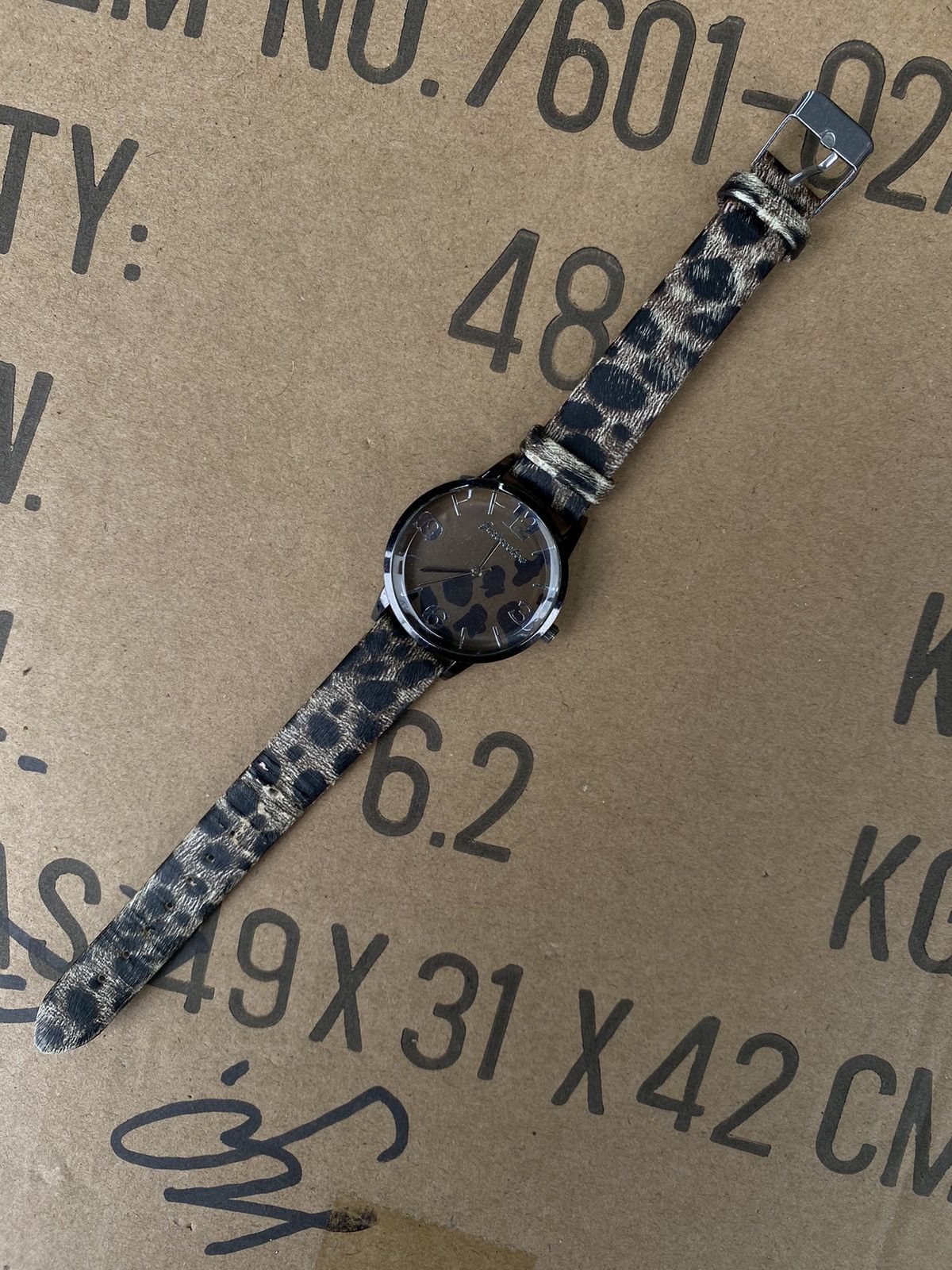 Vintage Leopard Print Watch with Textured Strap - Japanese Brand Size ONE SIZE - 6 Thumbnail