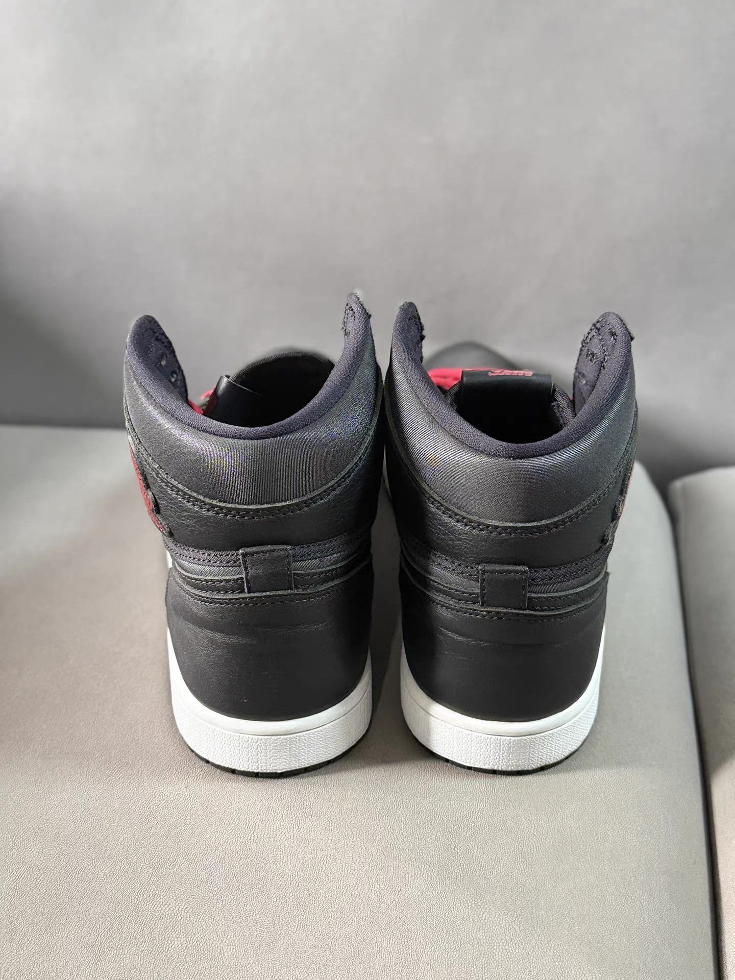 Nike Genuine Air Jordan 1 High Black Silk Ｑ20 Size US 11 / EU 44 - 2 Thumbnail