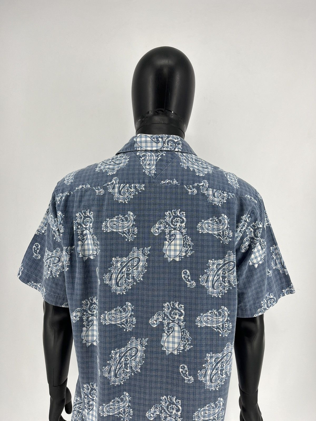 Tommy Hilfiger Vintage 90s Tommy Hilfiger Hawaiian Shirt Streetwear Y2K Size US M / EU 48-50 / 2 - 10 Thumbnail