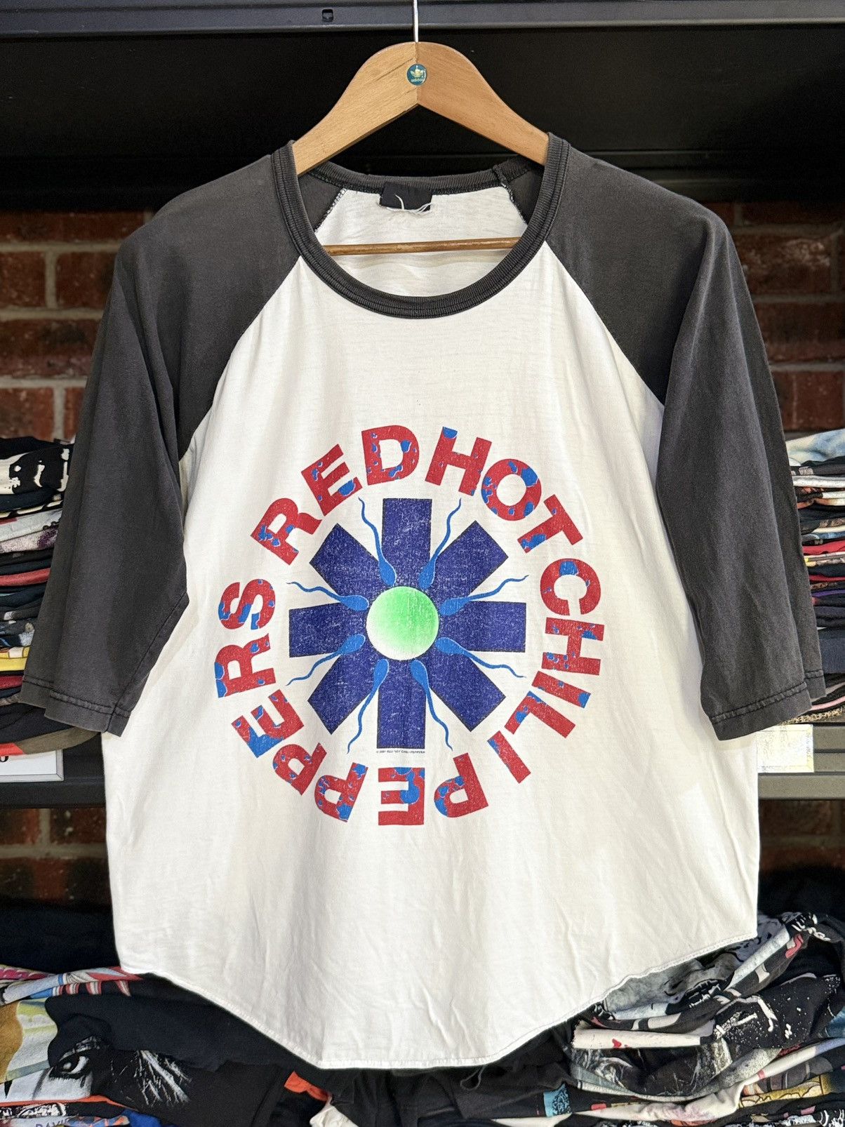 Band Tees Vintage 3q Red Hot Chili Peppers Boxy Sun Faded Tee Size US L / EU 52-54 / 3 - 1 Thumbnail