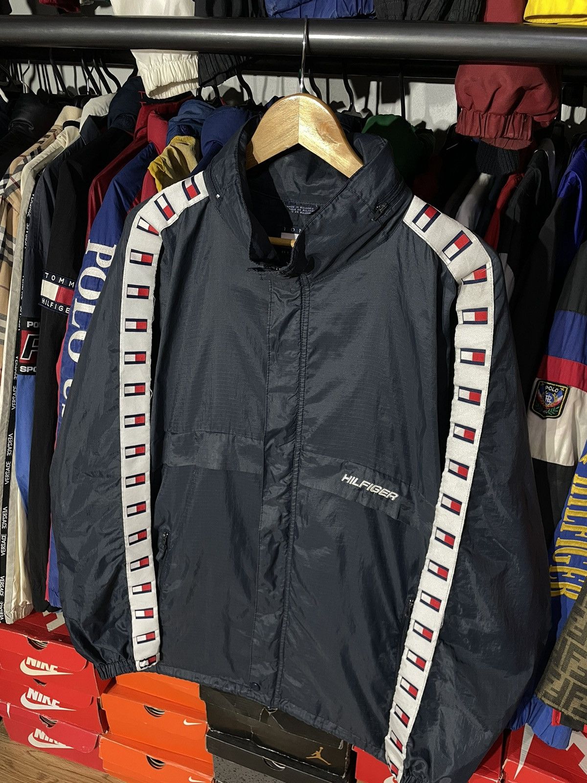 Tommy Hilfiger × Vintage Jacket Tommy Hilfiger Band 90’s Vintage Size US L / EU 52-54 / 3 - 3 Thumbnail