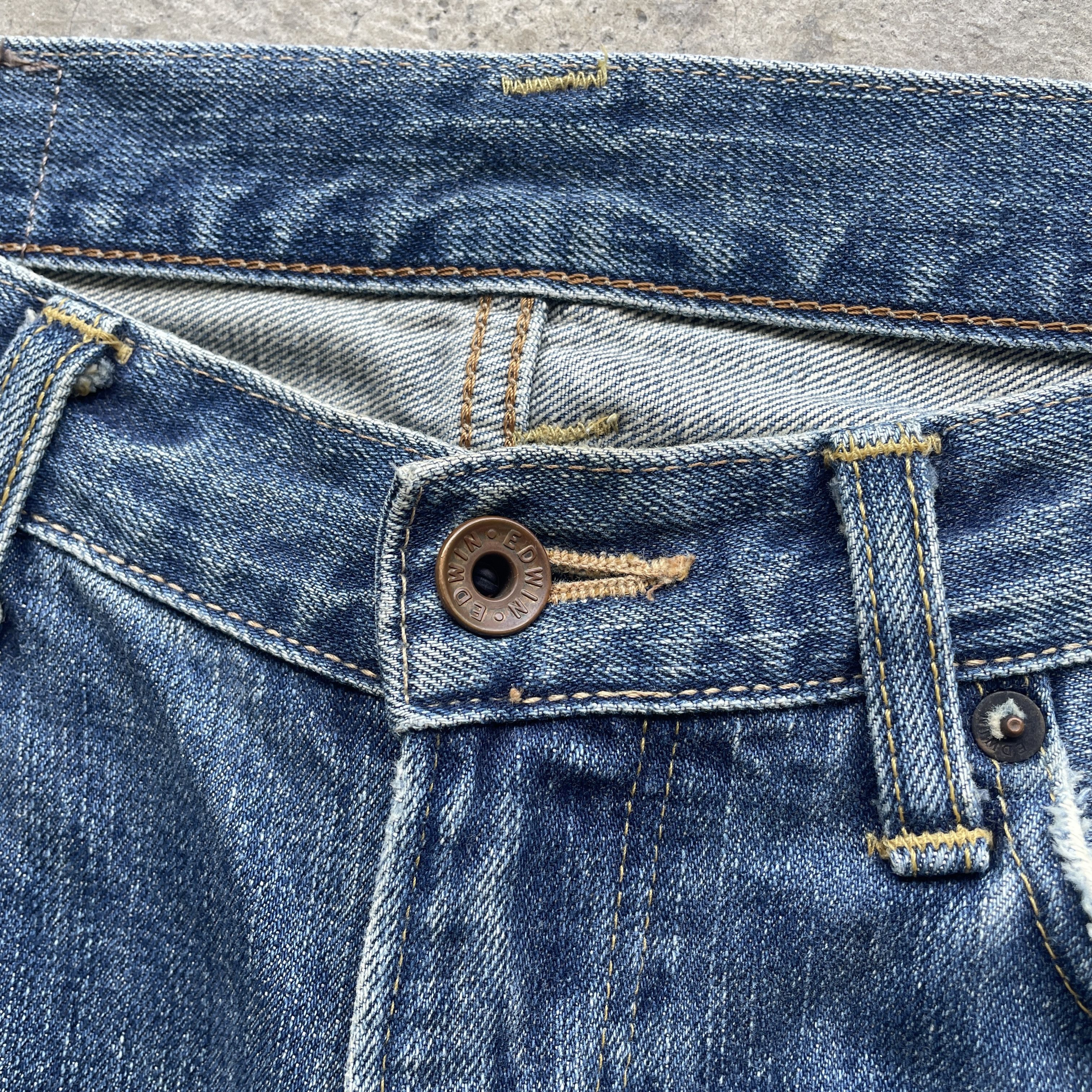 Japanese Brand VINTAGE EDWIN 505xx SELVEDGE DISTRESSED FADED JEANS PANTS Size US 29 - 7 Thumbnail