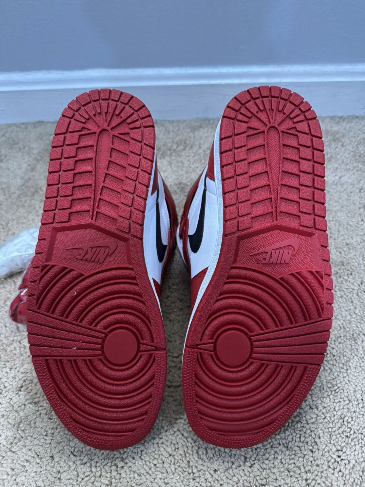 Jordan Brand Jordan 1 Chicago 2015 Size US 10 / EU 43 - 5 Thumbnail