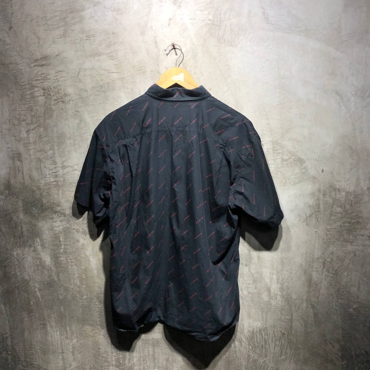 Balenciaga Balenciaga Logo all over print button down shirt Size US L / EU 52-54 / 3 - 8 Thumbnail