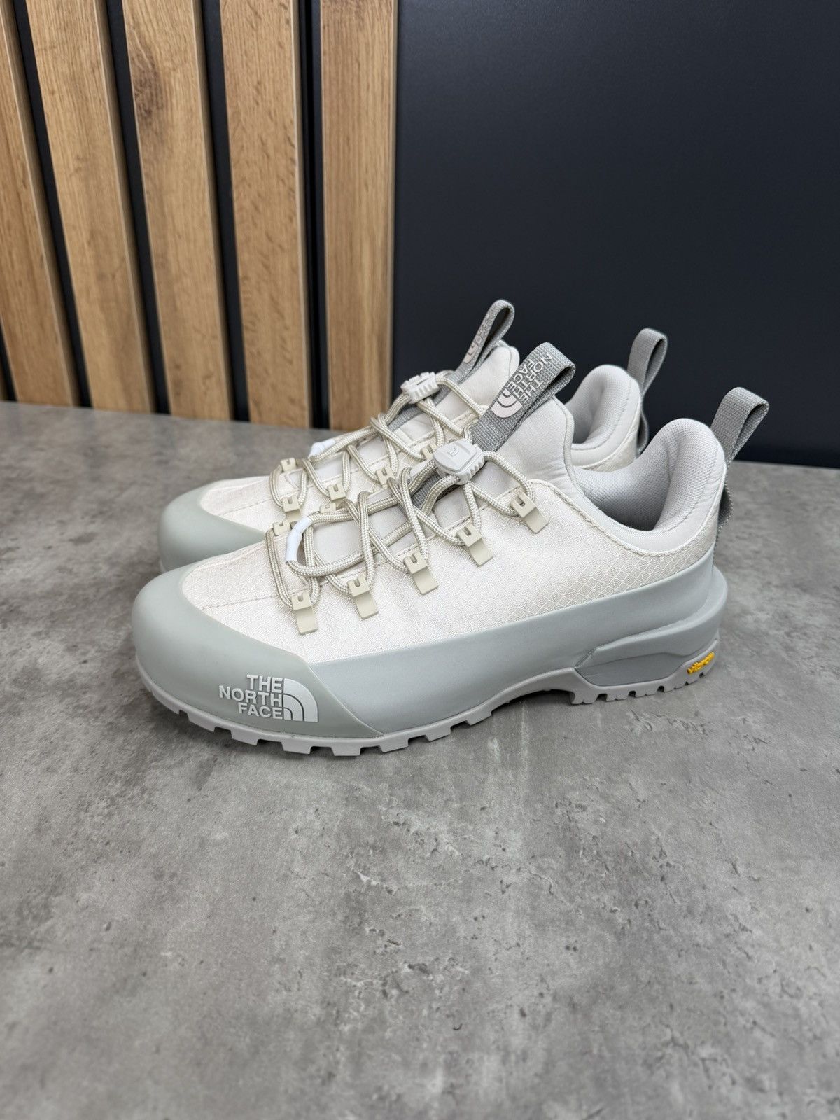 The North Face The North Face Glenclyffe Low Beige Sneakers US 9 Size US 9 / EU 42 - 2 Thumbnail