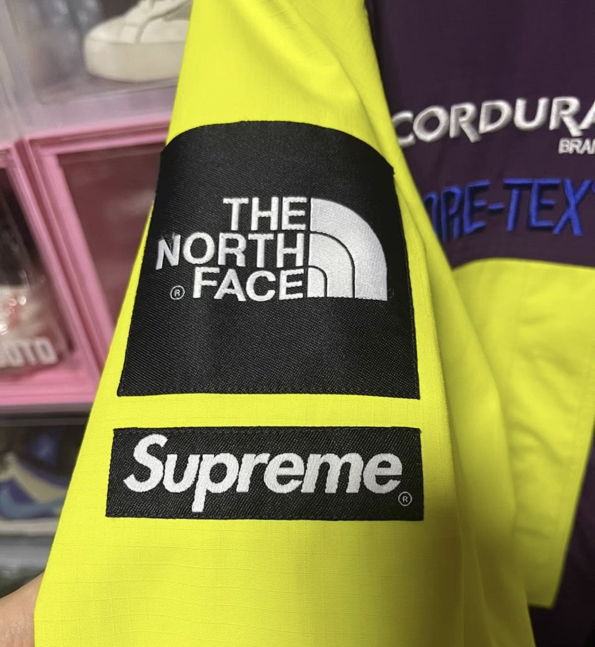 The North Face Supreme tnf north face expedition Jacket sulphur colorway Size US L / EU 52-54 / 3 - 3 Thumbnail