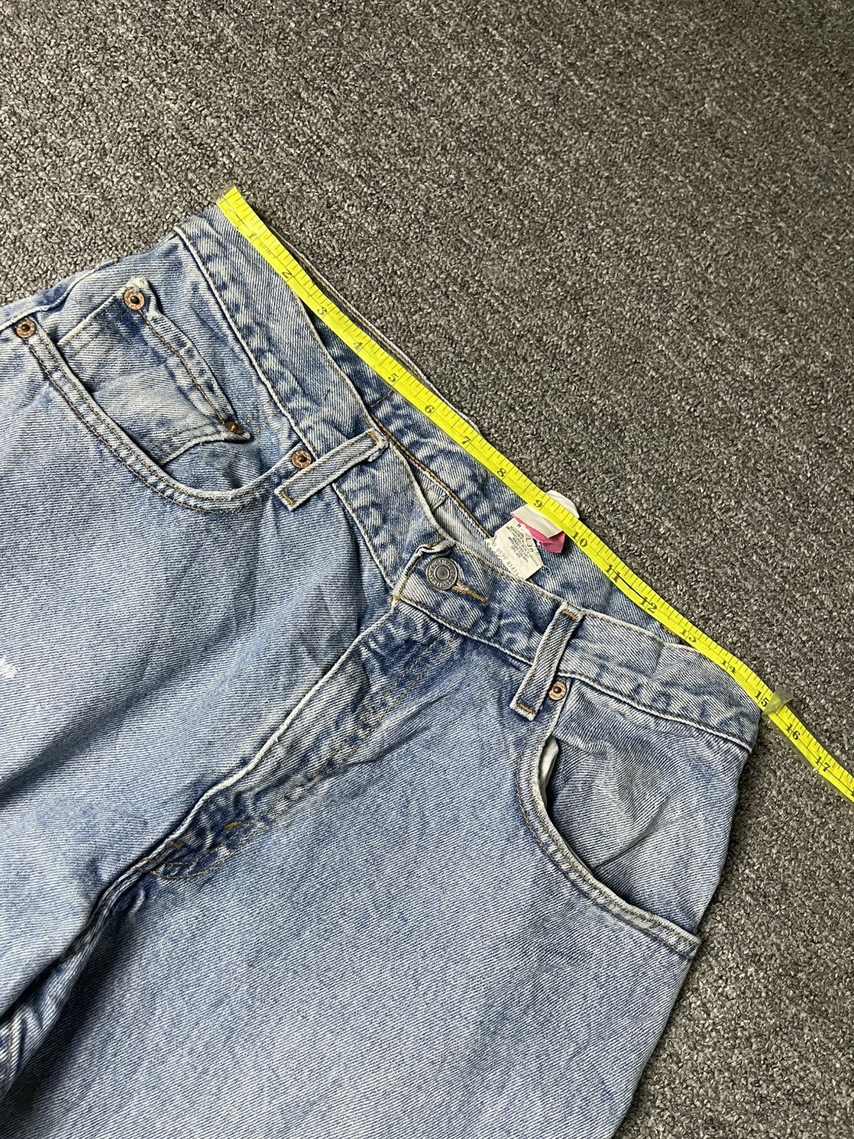 Levi's × Vintage LEVIS 560 Loose Fit Tapered Leg Jeans (106) Size US 30 / EU 46 - 4 Thumbnail