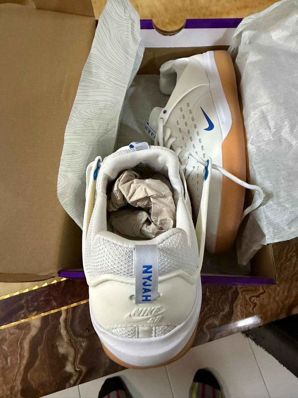 Nike SB Nike SB Zoom Nyjah 3 White Gum Skate Shoe Size US 9.5 Size US 9.5 / EU 42-43 - 2 Thumbnail