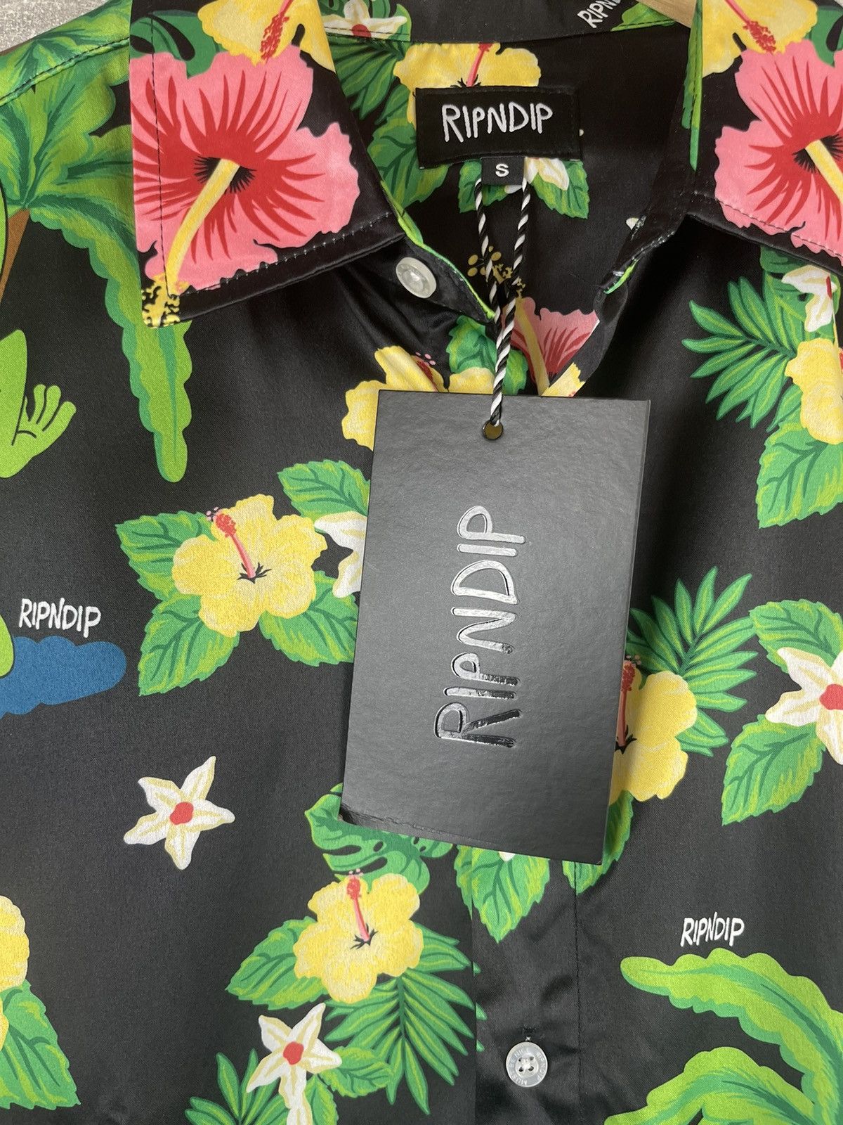RIPNDIP RIPNDIP Hawaiian Shirt Alien Lucky Cat Floral Short Sleeve Size US S / EU 44-46 / 1 - 9 Thumbnail