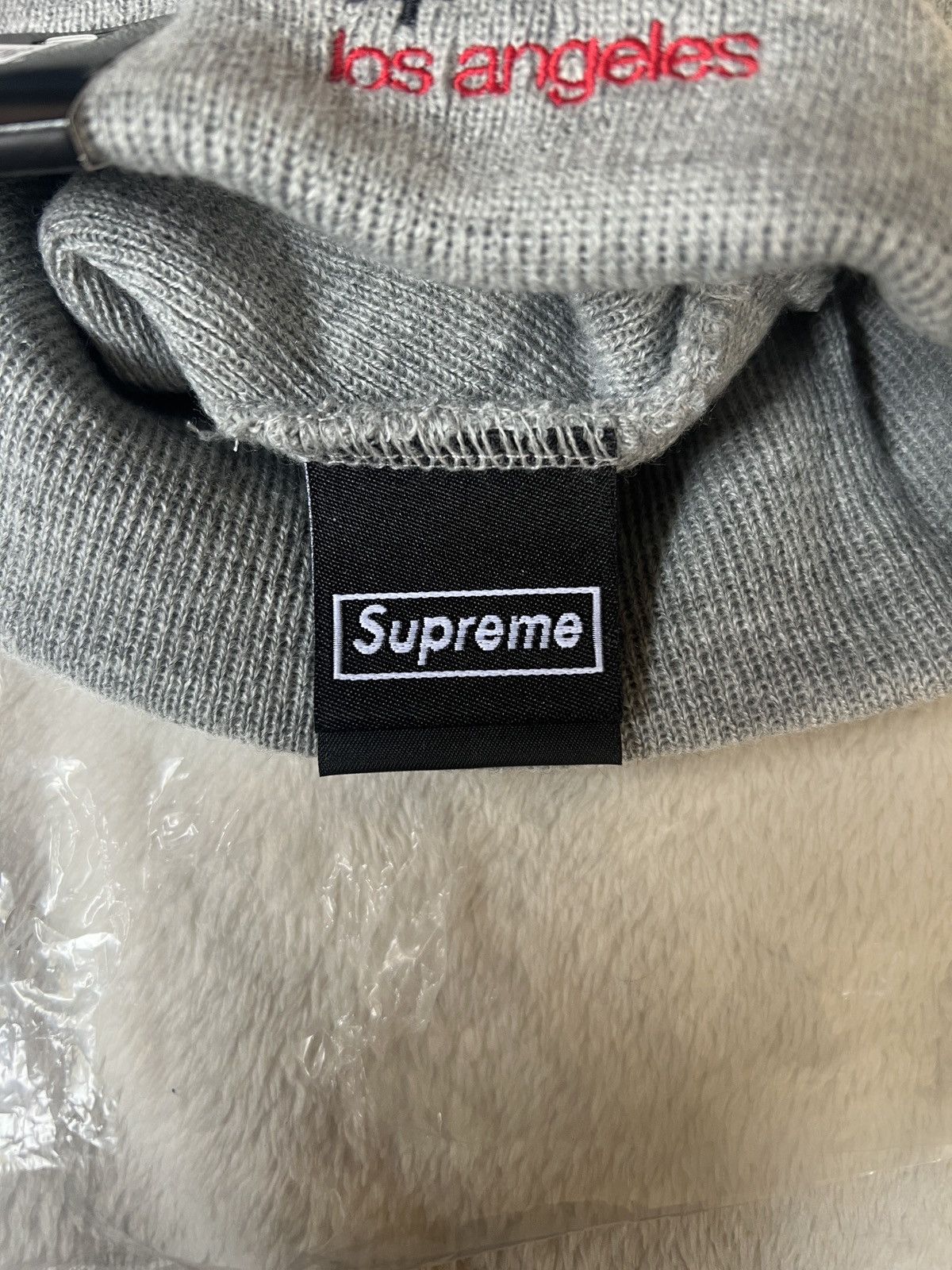 Supreme Supreme x New Era Classic Logo Shop Beanie - LA Exclusive Size ONE SIZE - 5 Thumbnail