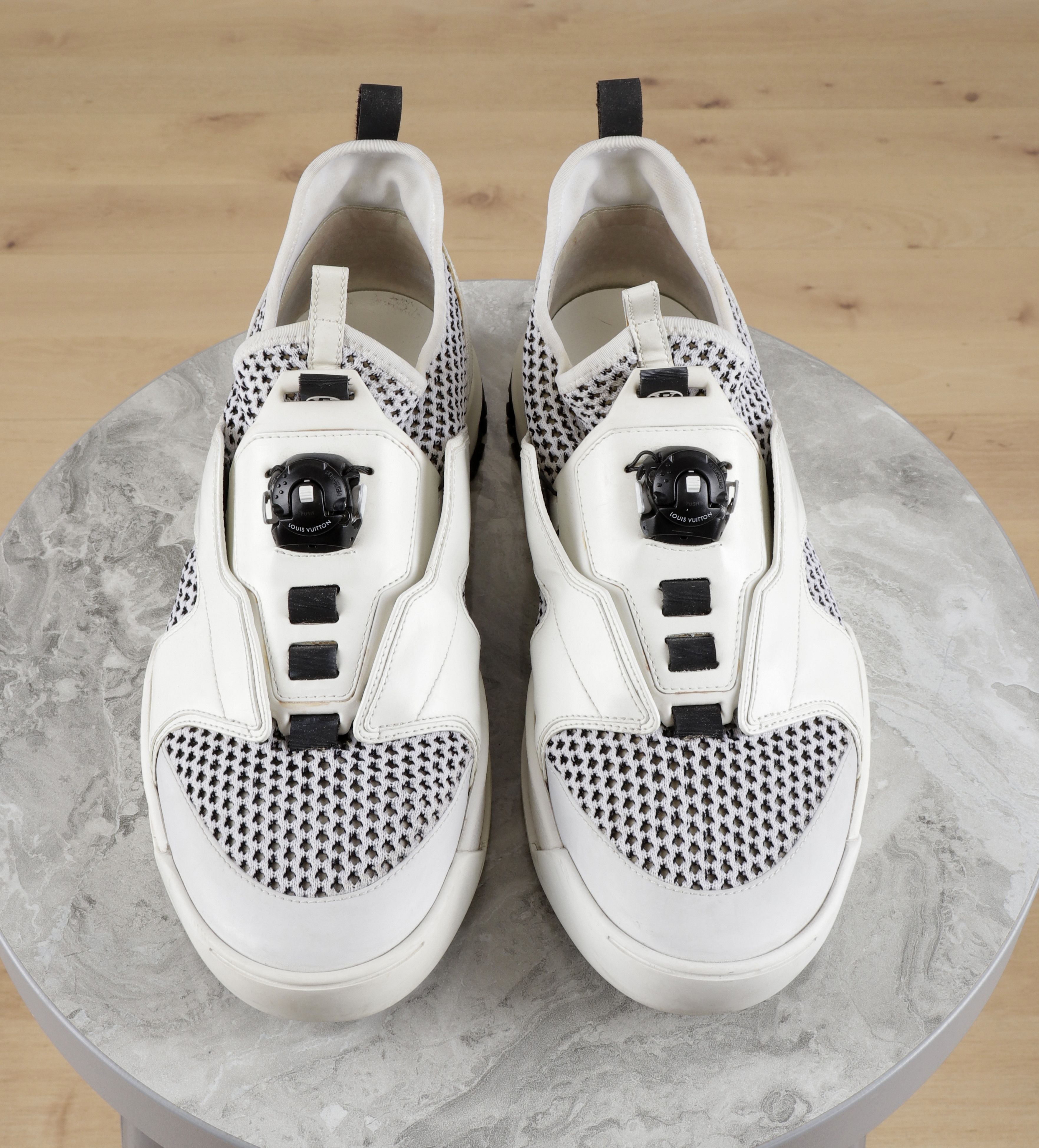 Louis Vuitton LOUIS VUITTON Mesh Leather White Black Low Sneakers Size US 10 / EU 43 - 2 Thumbnail