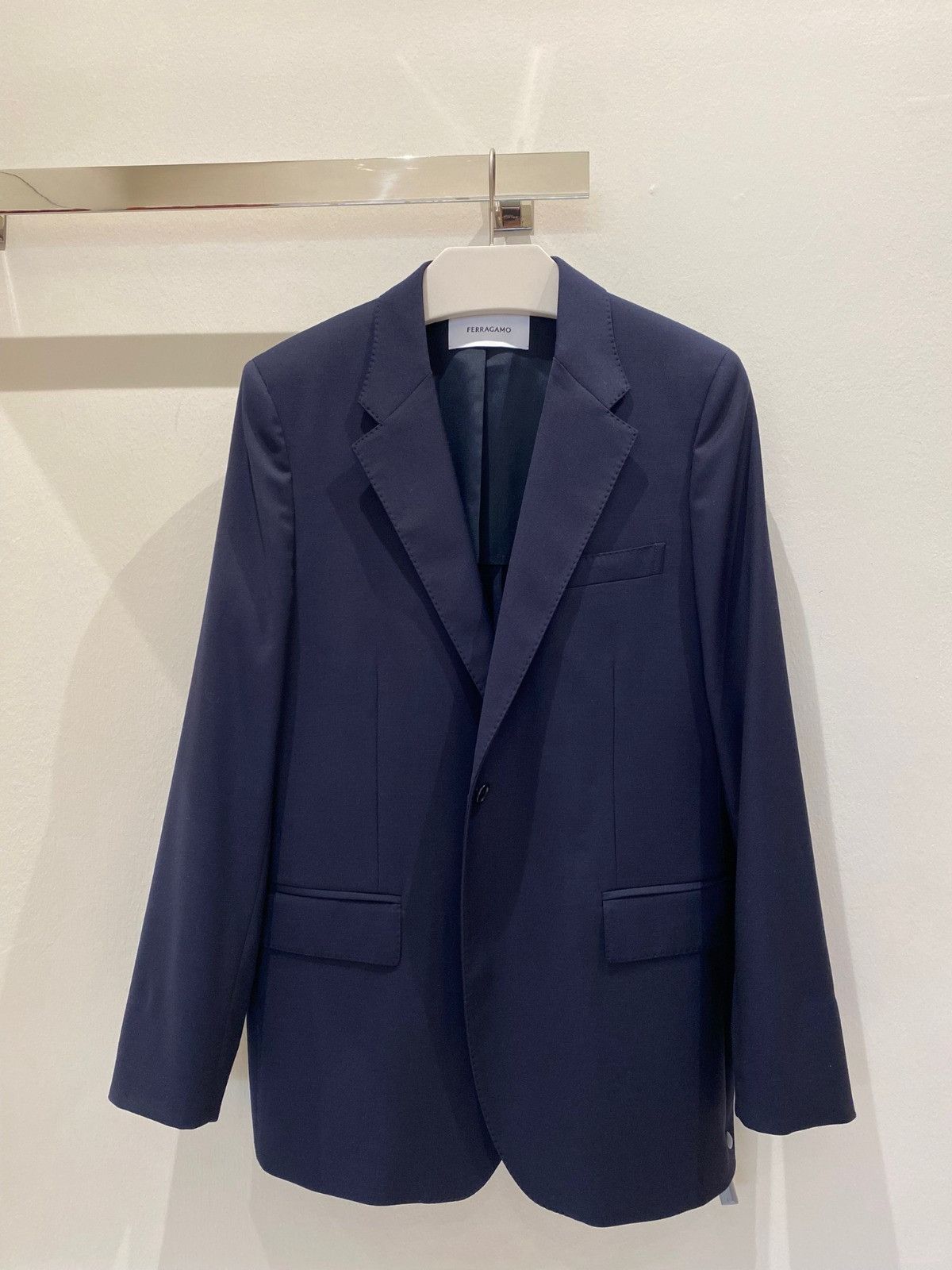Salvatore Ferragamo o1s1rm1125 Blazer in Navy Size US M / EU 48-50 / 2 - 1 Preview