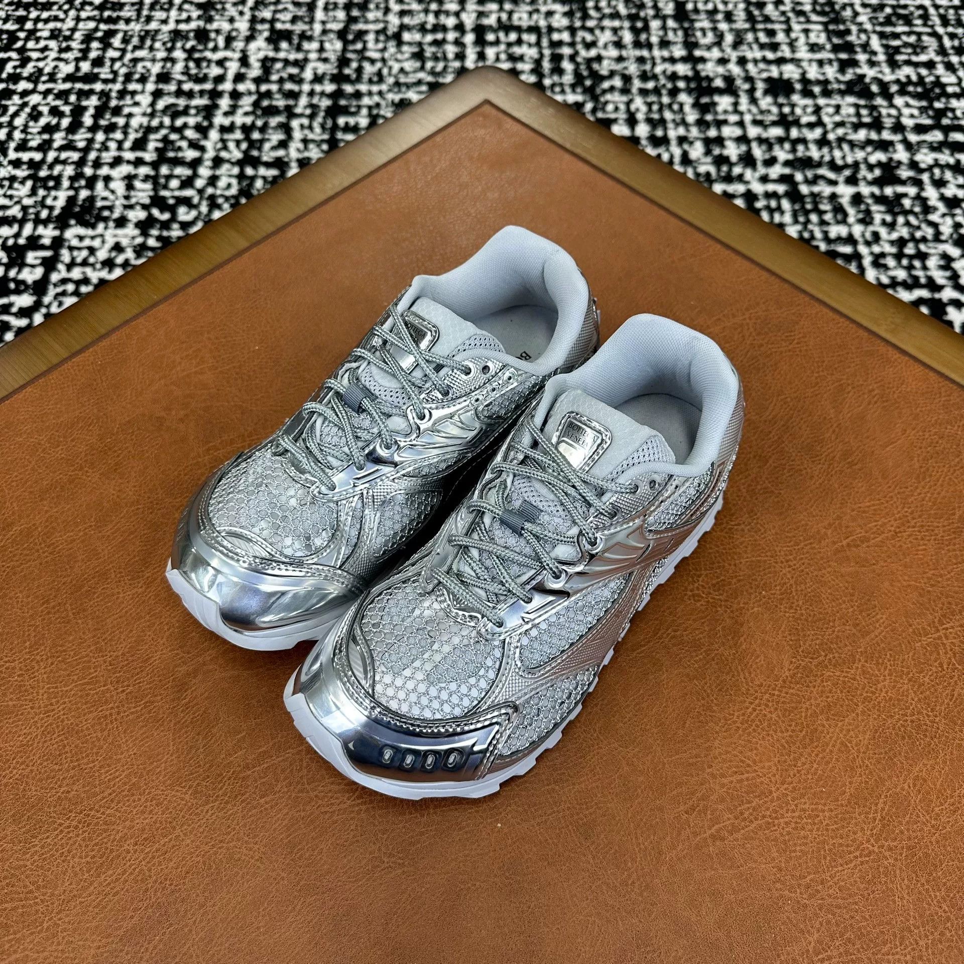 Bottega Veneta Bottega Veneta Silver Lowtop Sneakers it_38 Women Size US 8 / IT 38 - 1 Thumbnail