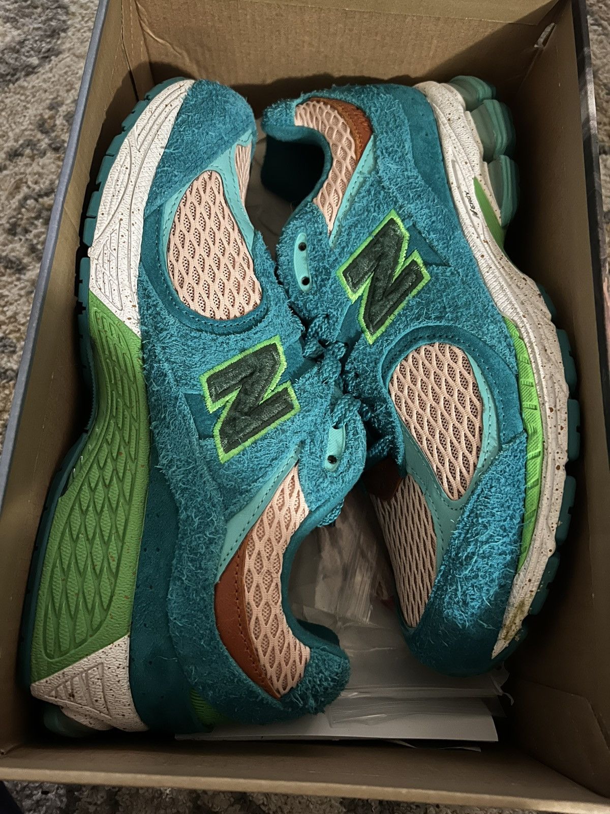 New Balance × Salehe Bembury New balance 2002r salehe bembury water be the guide Size US 9.5 / EU 42-43 - 2 Thumbnail