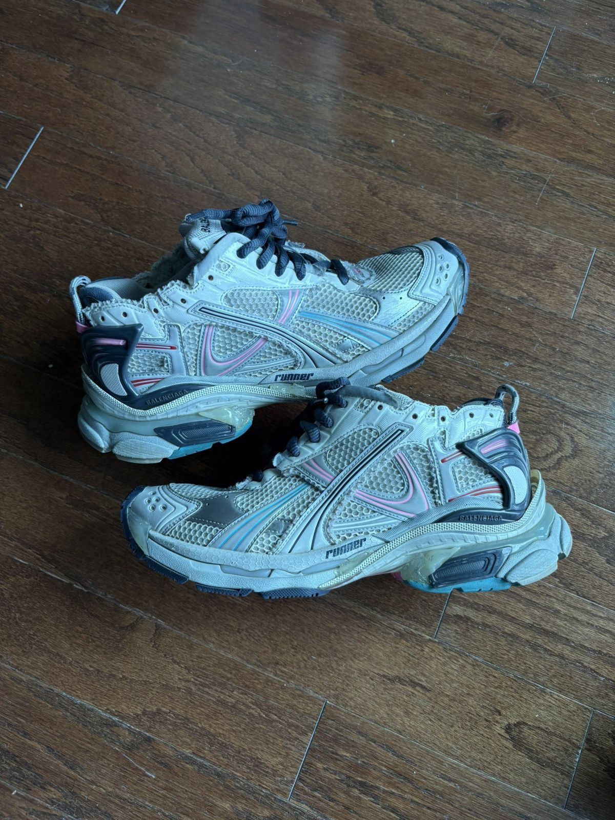 Balenciaga Balenciaga Runner Grey Pink Blue Sneaker Shoe Size US 10 / EU 43 - 1 Thumbnail