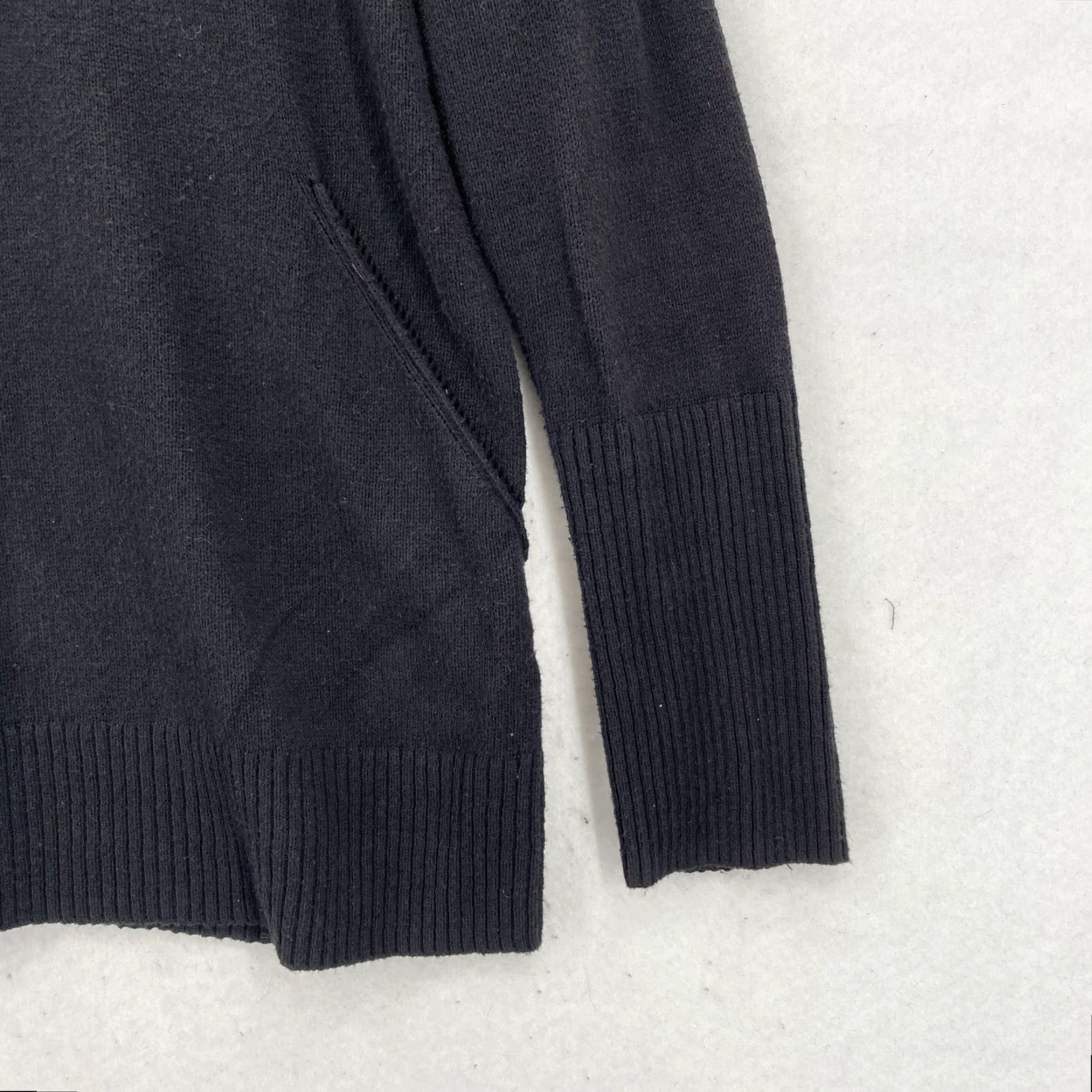 Talbots Talbots Merino Wool Blend Sweater Women's Large Black Mock Neck Button Accent Pullover Size L / US 10 / IT 46 - 4 Thumbnail