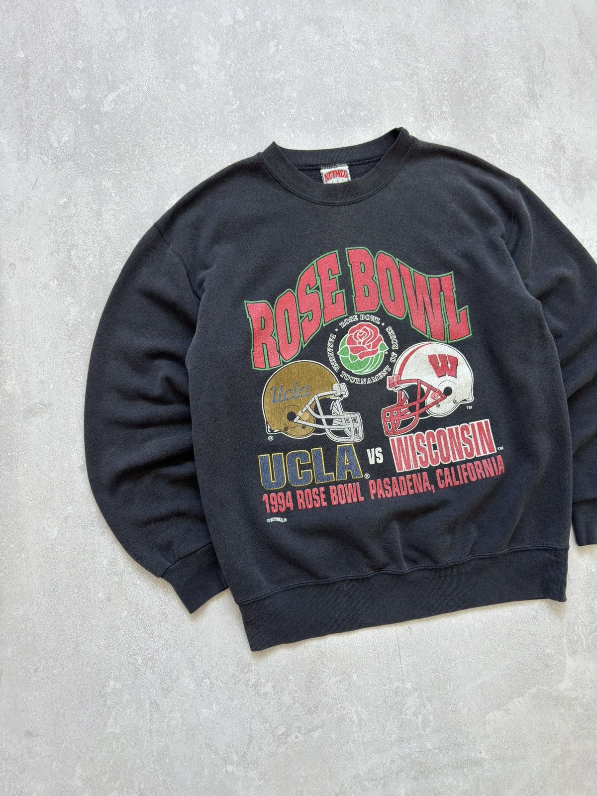 Nutmeg Vintage Nutmeg 1994 Rose Bowl UCLA vs Wisconsin Sweatshirt Size US M / EU 48-50 / 2 - 2 Thumbnail