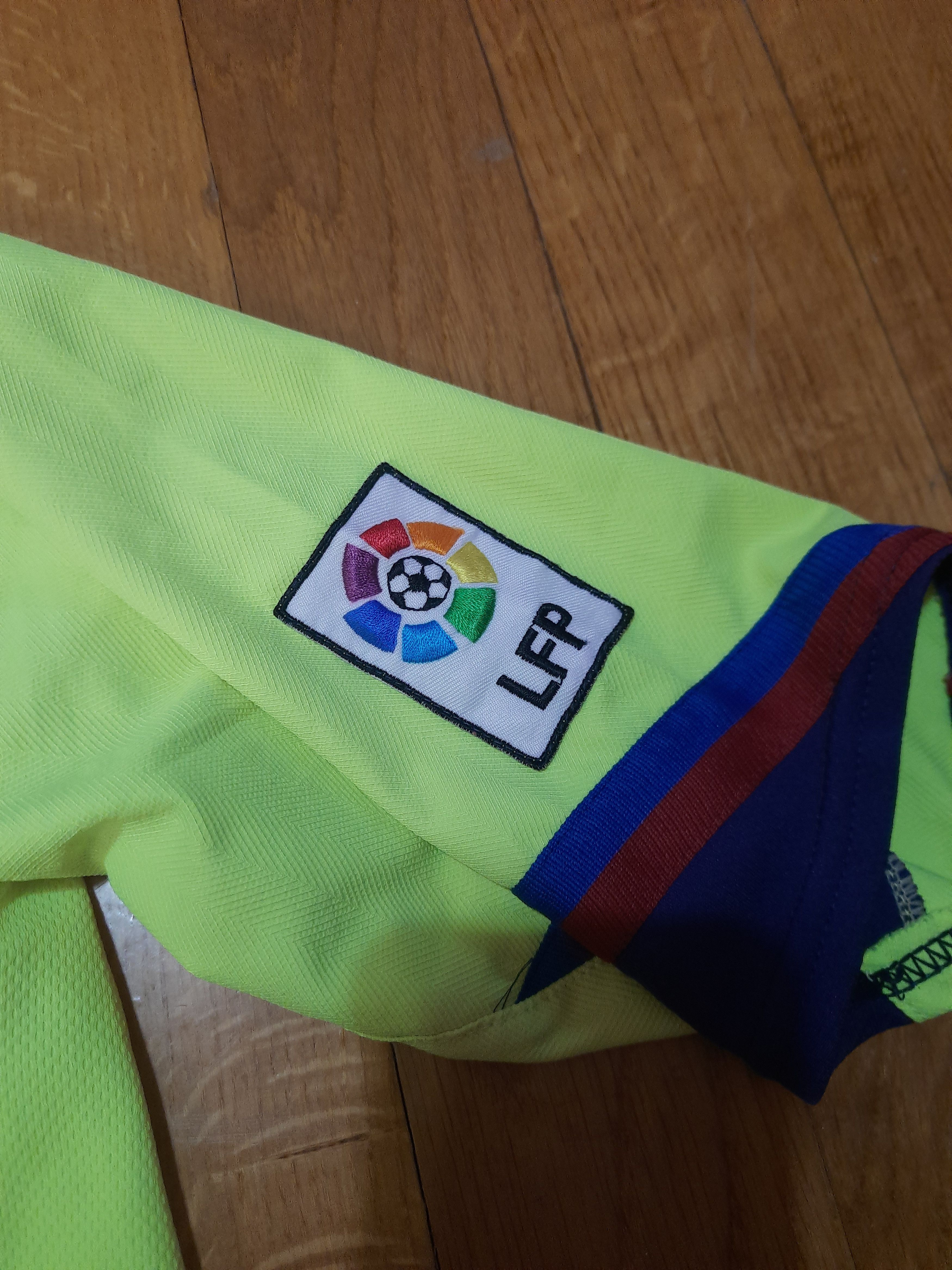 Other Samuel Eto'o Barcelona Football Soccer Jersey Size US L / EU 52-54 / 3 - 3 Thumbnail
