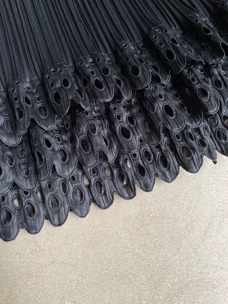 Other Issey Miyake size:2 Black laser lace skirt Size 31" - 2 Thumbnail