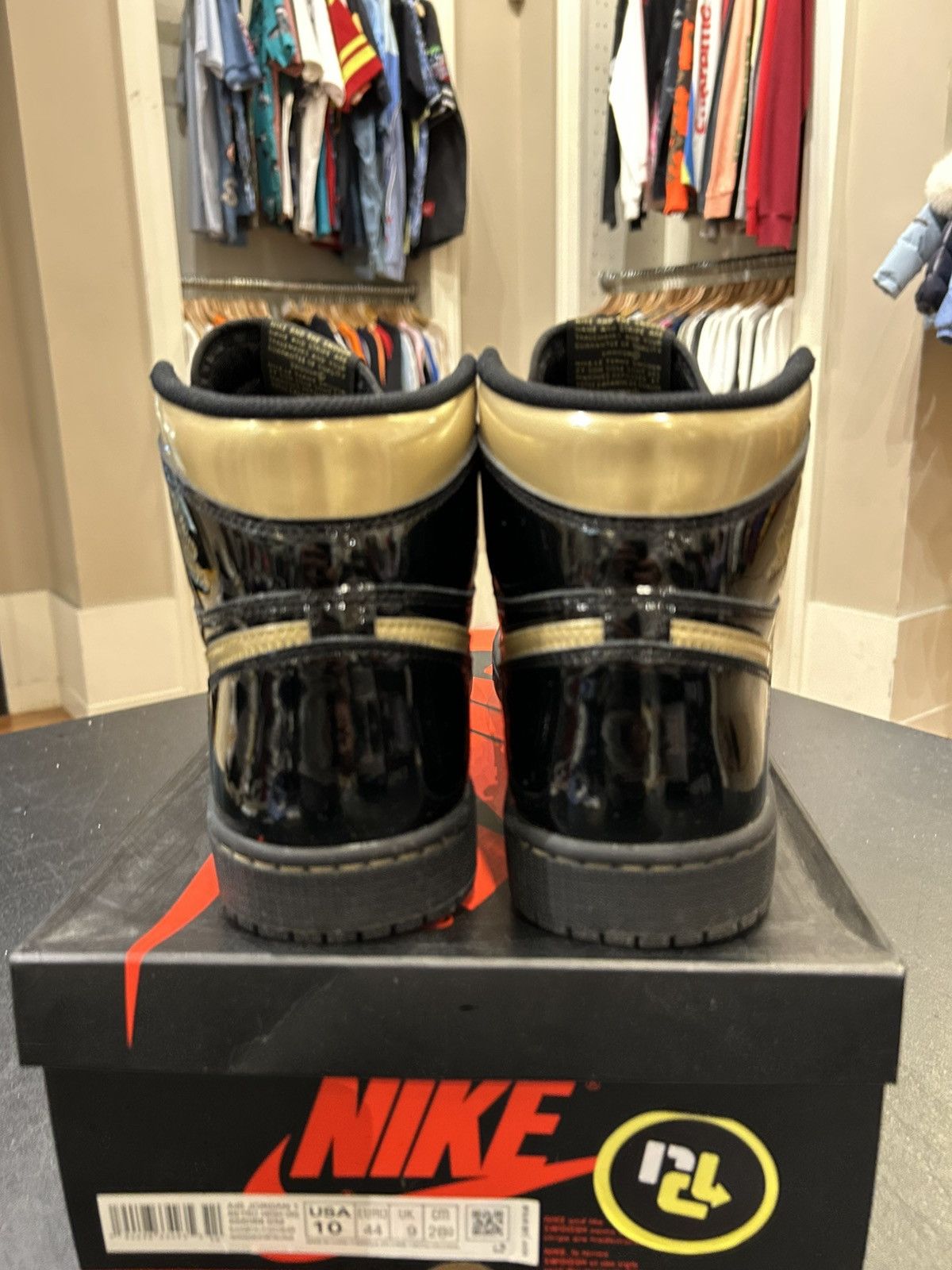 Jordan Brand Jordan 1 Retro High ‘Black Metallic Gold’ Size US 10 / EU 43 - 3 Thumbnail